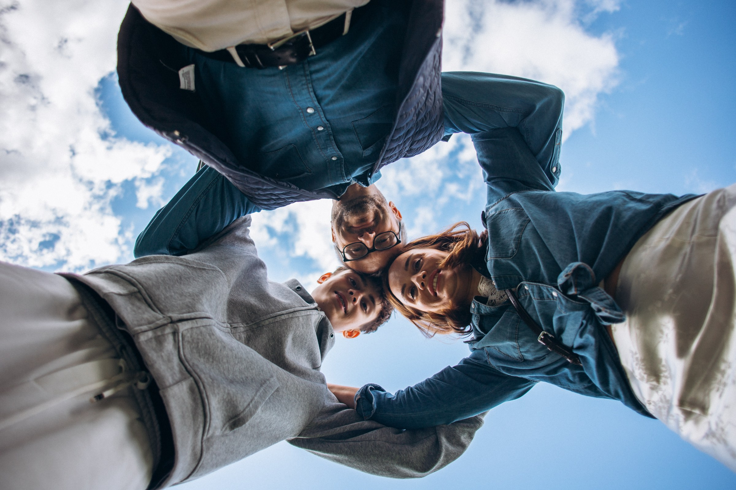 Анна с семьей в августе. Фотопрогулка в Петербурге. Индивидуальный и семейный фотограф в Санкт-Петербурге
