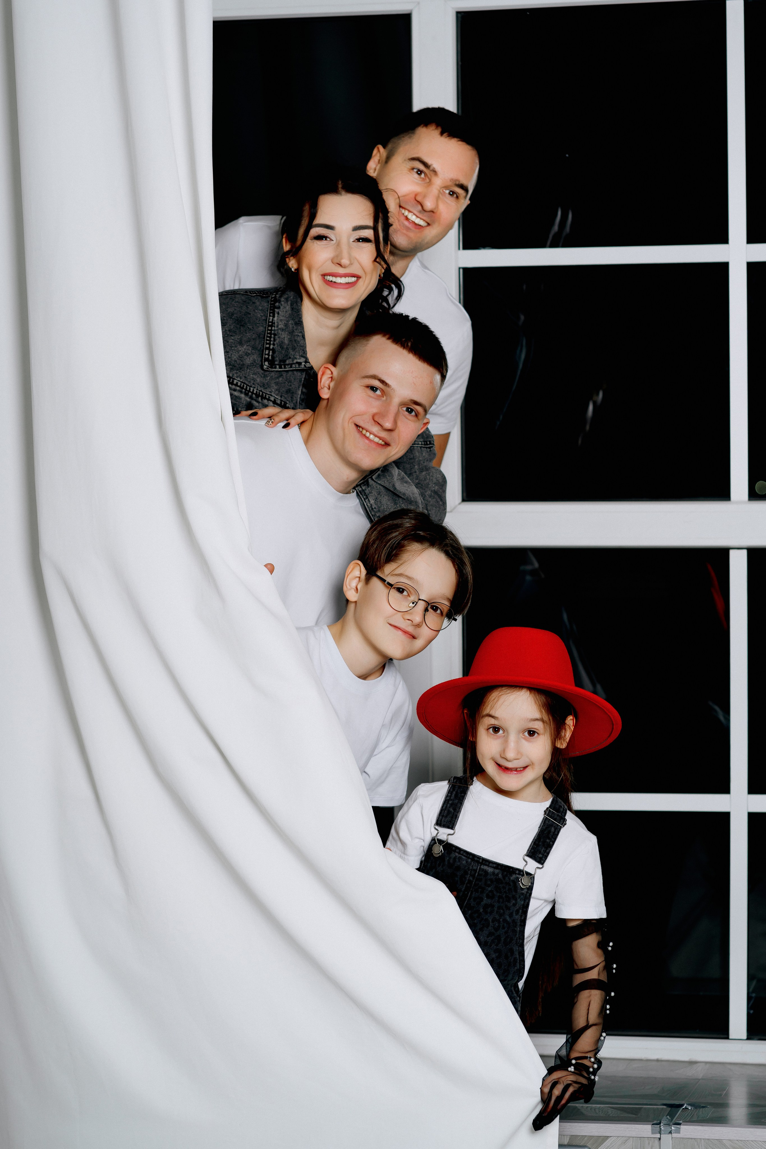 Анна, Дмитрий, Александр, Владислав и Арина. Фотограф Ким Наталья в Красноярске