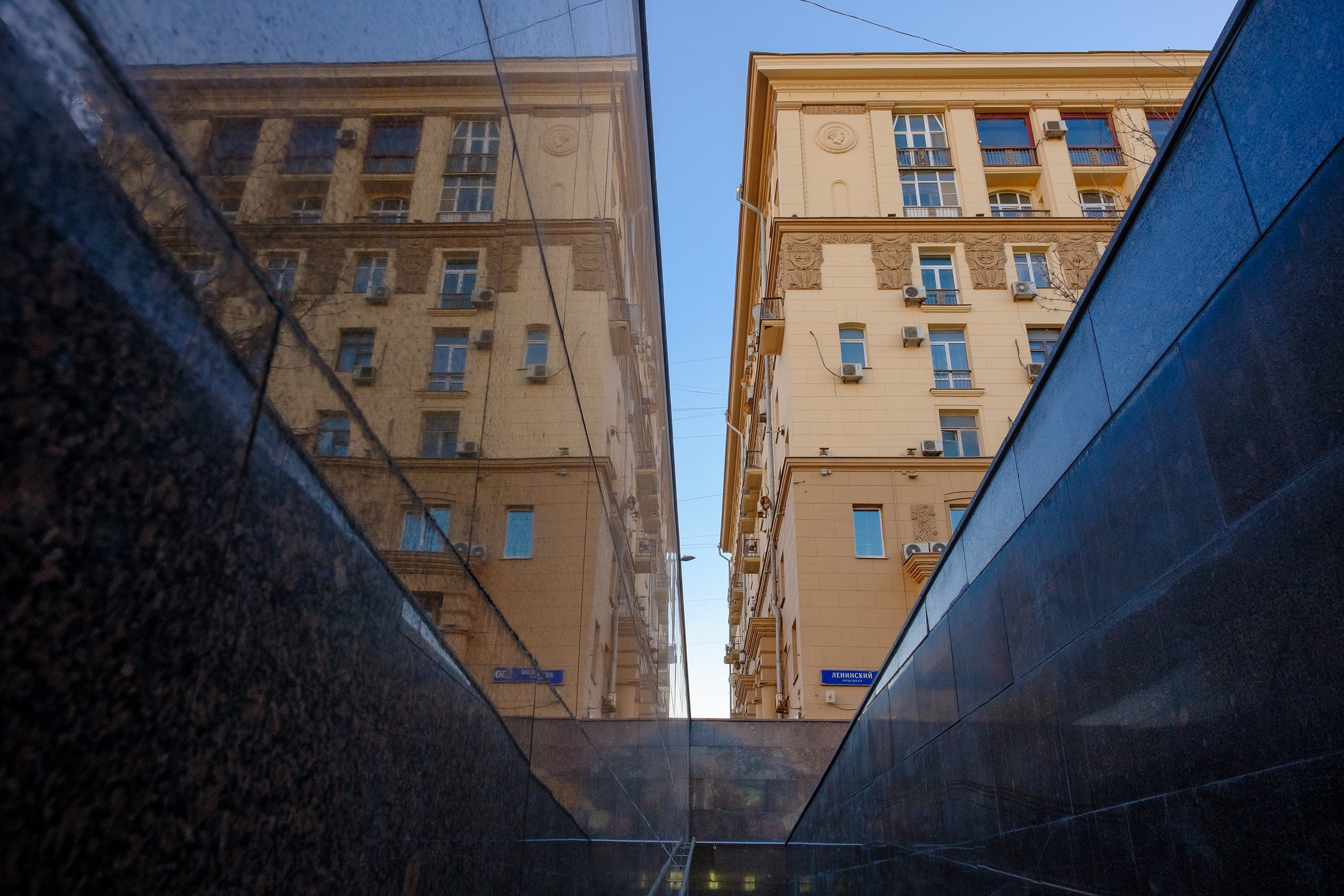 Фотографии сделанные на улицах городов. Профессиональный фотограф Игорь Пискарев в Москве. Студийная и выездная съёмка. Портретная и предметная съёмка. Авторская фотография