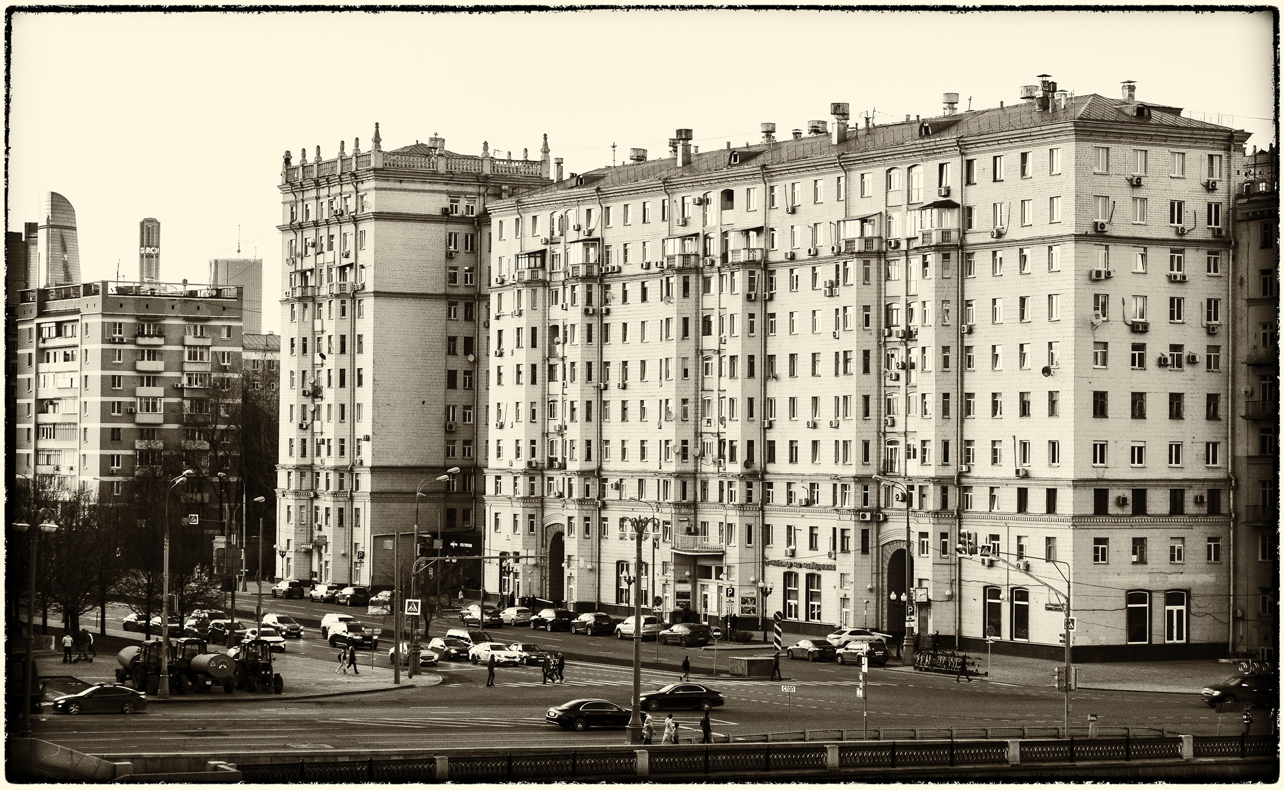Фотографии сделанные на улицах городов. Профессиональный фотограф Игорь Пискарев в Москве. Студийная и выездная съёмка. Портретная и предметная съёмка. Авторская фотография