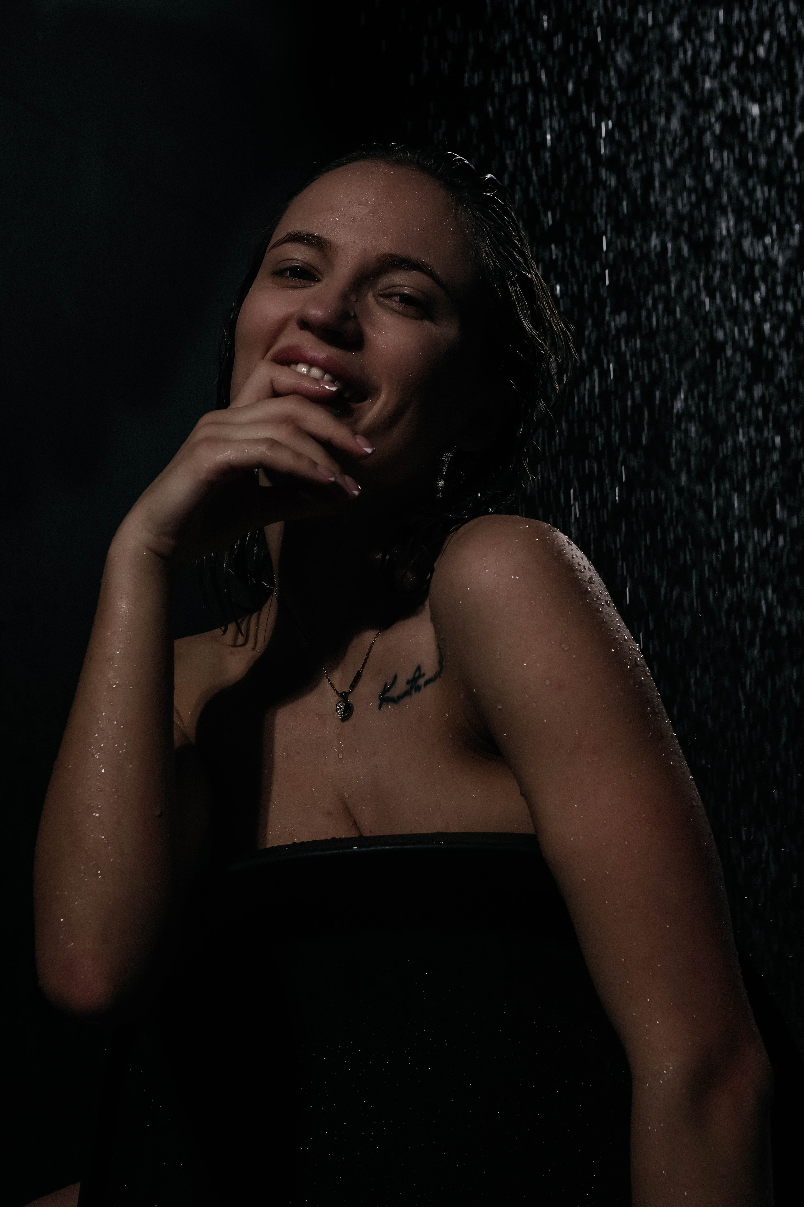 Съемка лав стори под душем. Главная