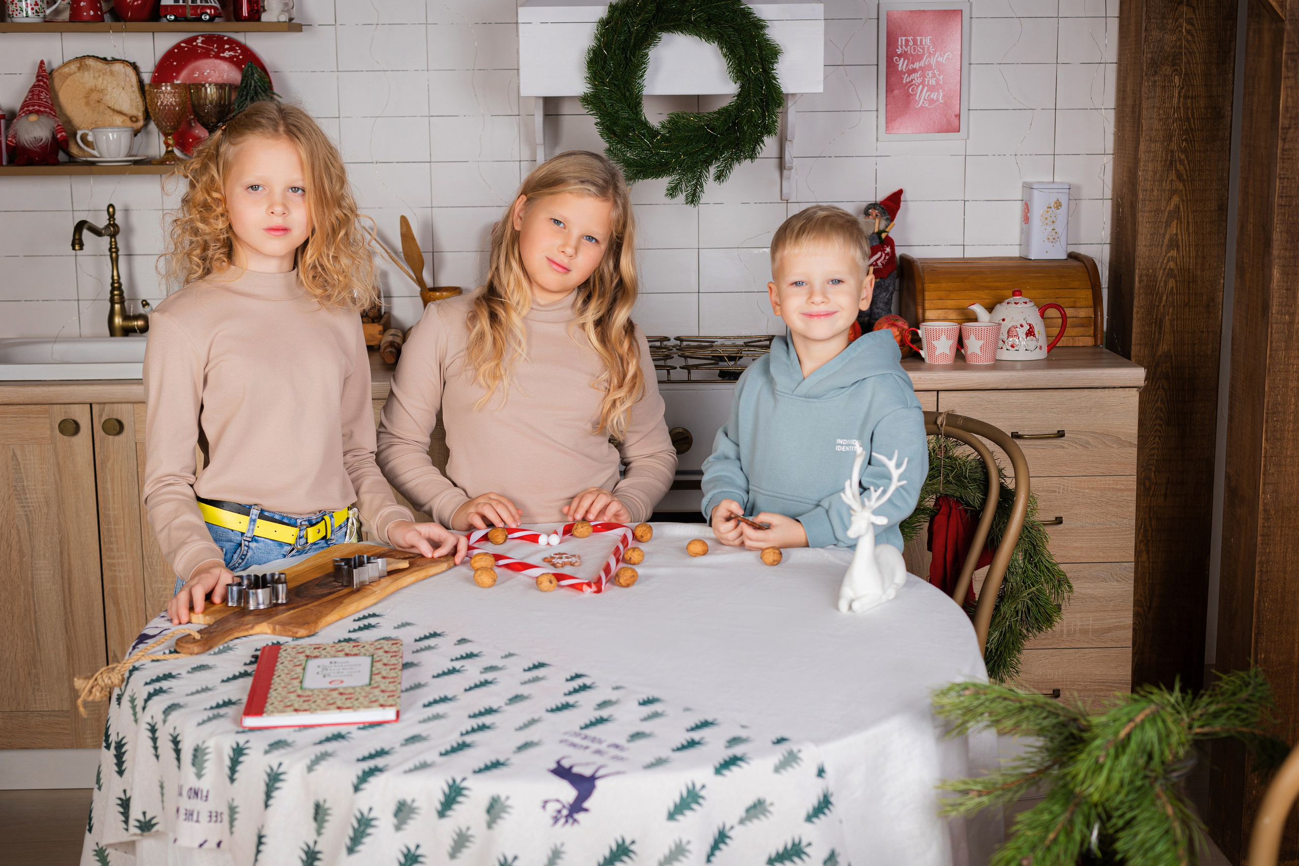 Анна, Игорь, Влада, София и Глеб. Фотограф ВИКА МЕДУЗА