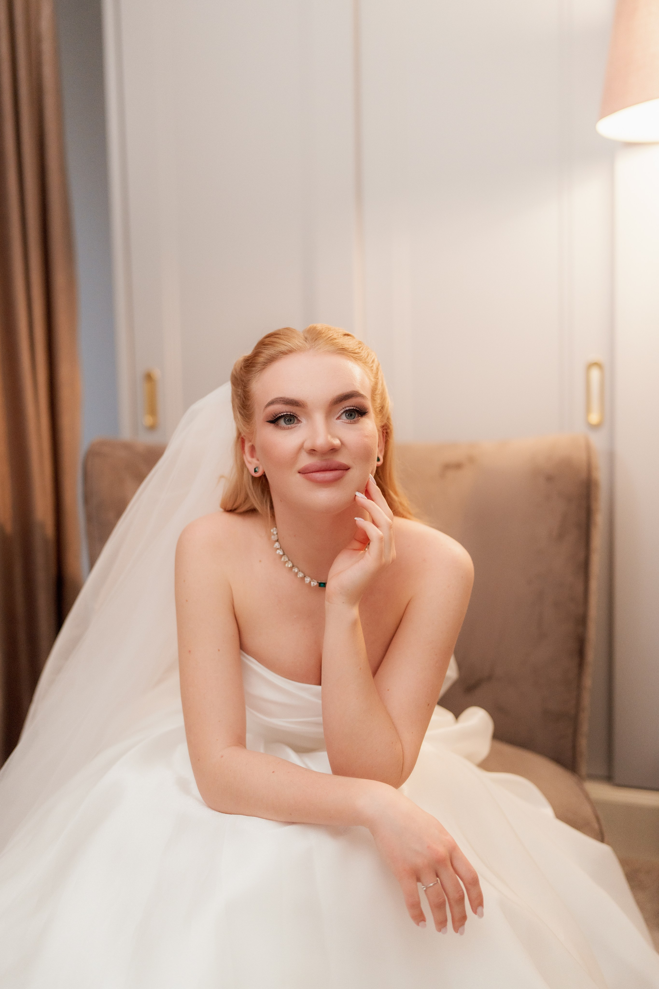 Алиса и Влад. Полный свадебный день (утро, усадьба, прогулка, выездная регистрация, банкет). Дата съемки 26.04.2025. Свадебный фотограф Москва