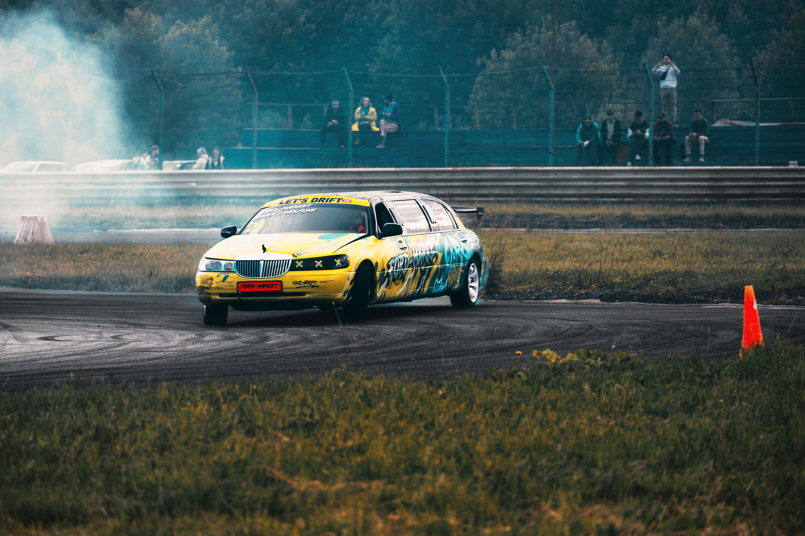 Фоторепортаж с «Больших Гонок» — дрифт, драг, звук