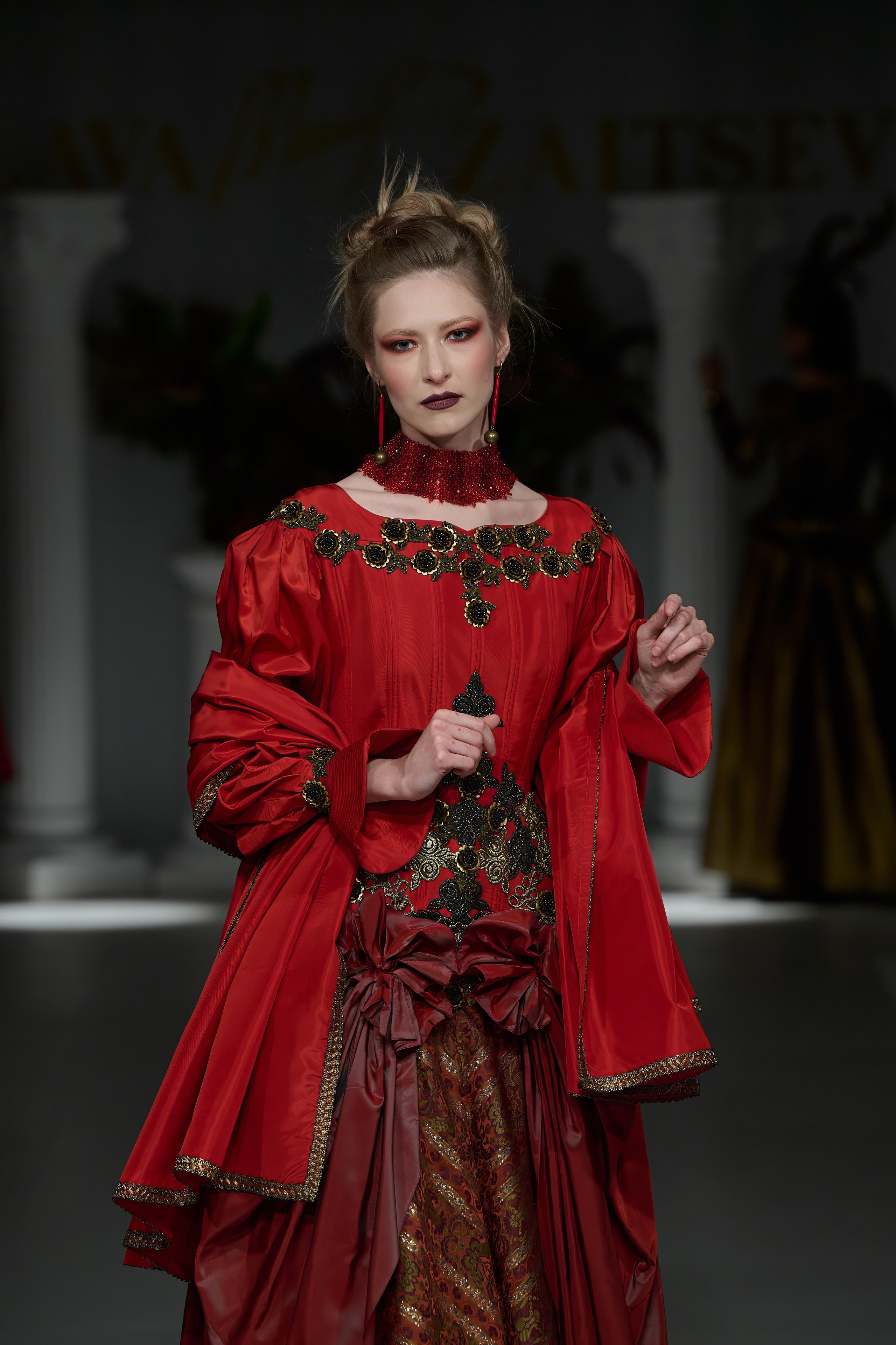 Slava&Yegor Zaitsevs. Показ-спектакль «Воспоминание». 21 июня 2025. Дима Бабушкин. Фотограф. Подиум. Репортаж. Творчество. Дорого