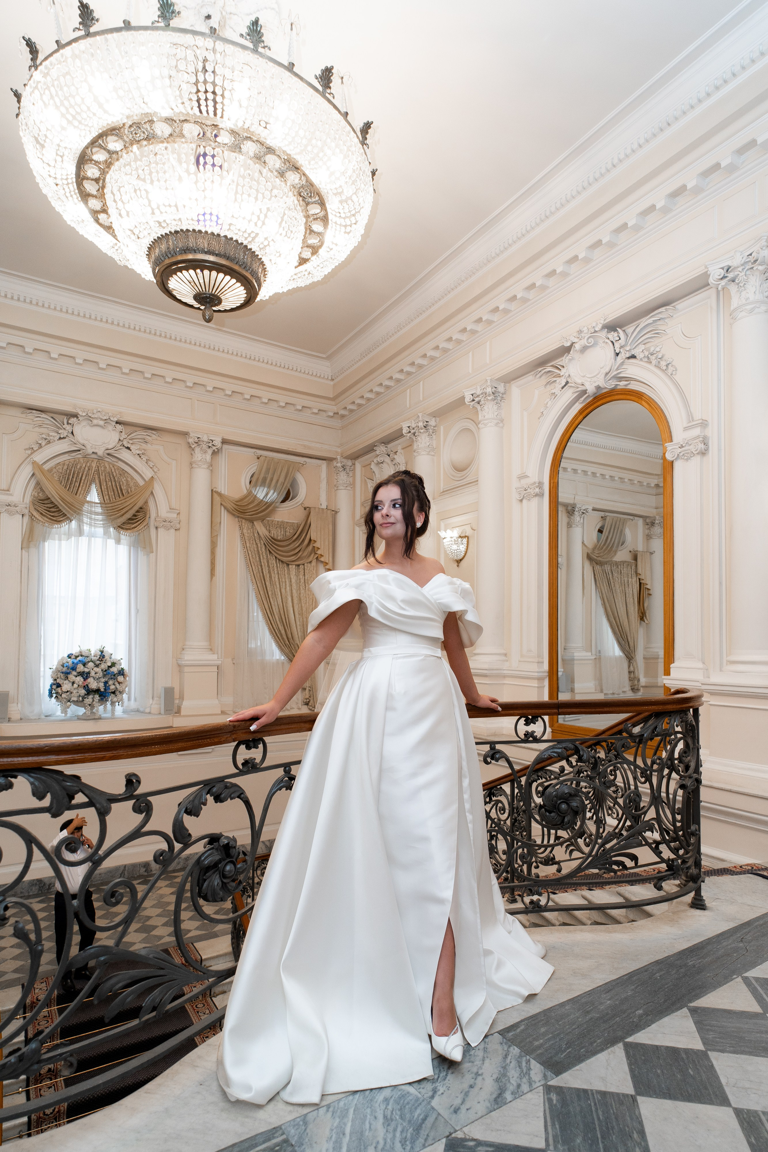 Сборы в отеле Индиго, съемка в Академии художеств, роспись во дворце бракосочетания№ 2 и банкет Нева Холл. Свадебный фотограф Александр Невский в Санкт-Петербурге