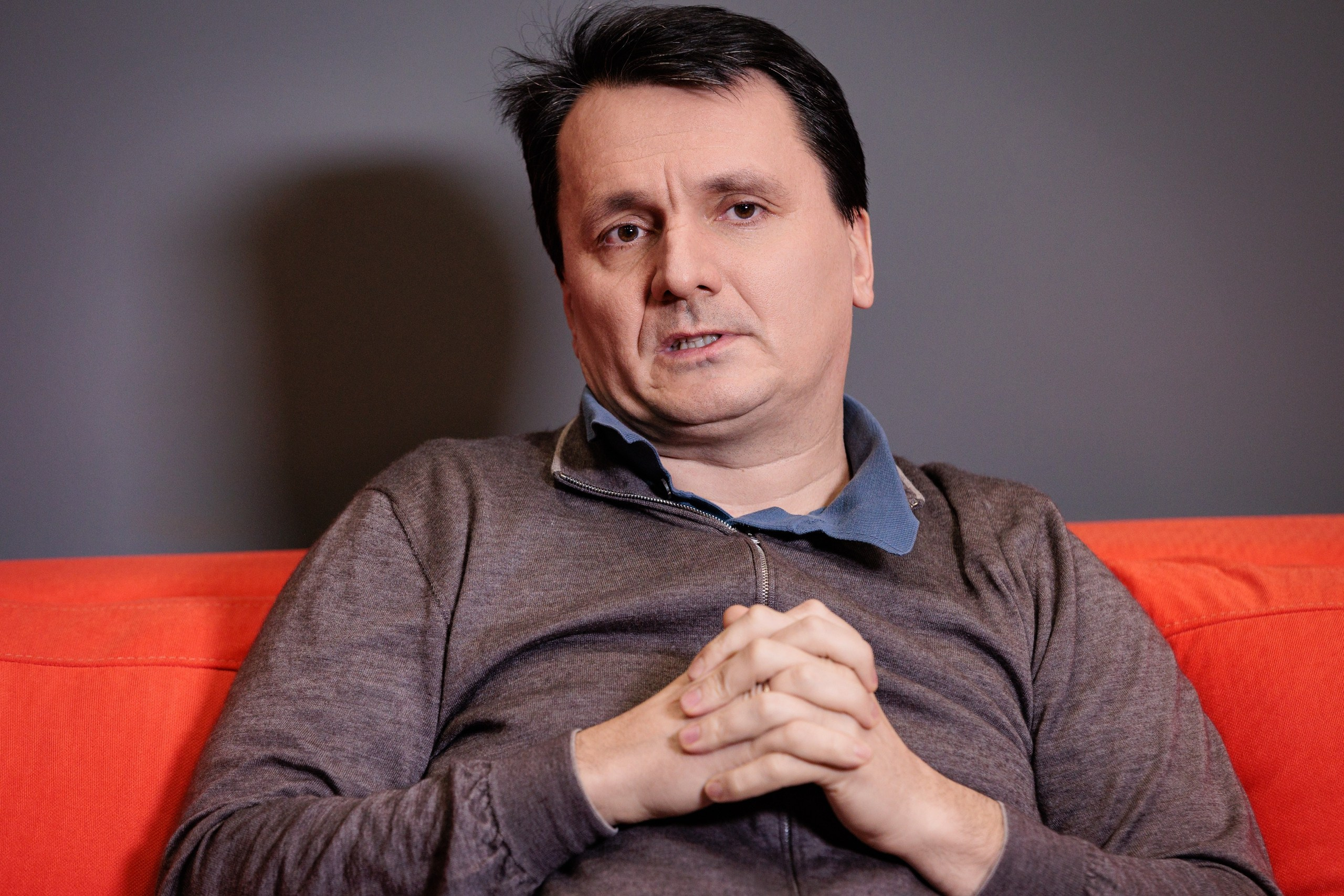 Съемка интеревью с директором. Контент для бизнеса в Екатеринбурге Полдень Медиа