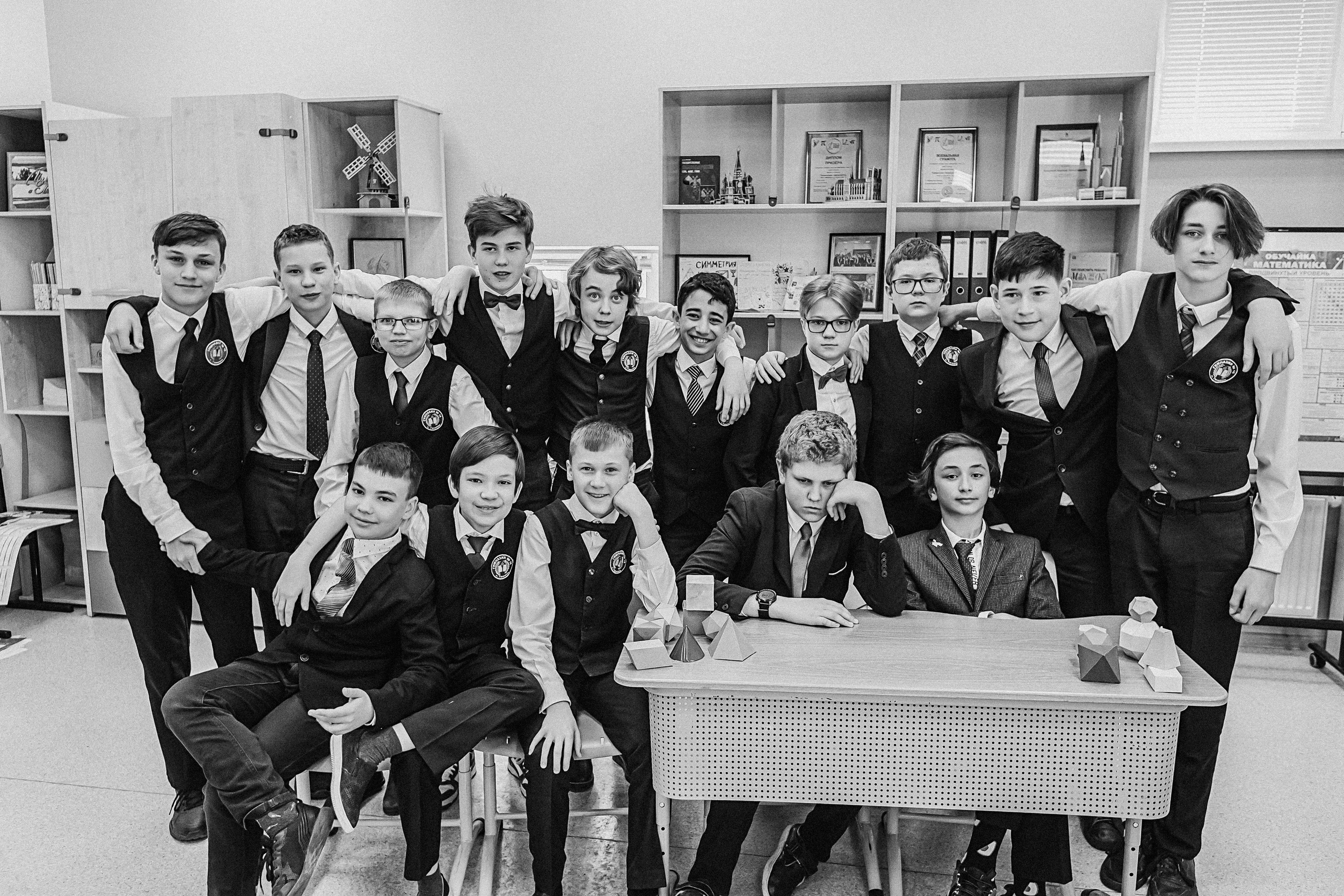 7 класс в кабинете. Семейный фотограф Тюмень, фотограф на роды Салмина Мария