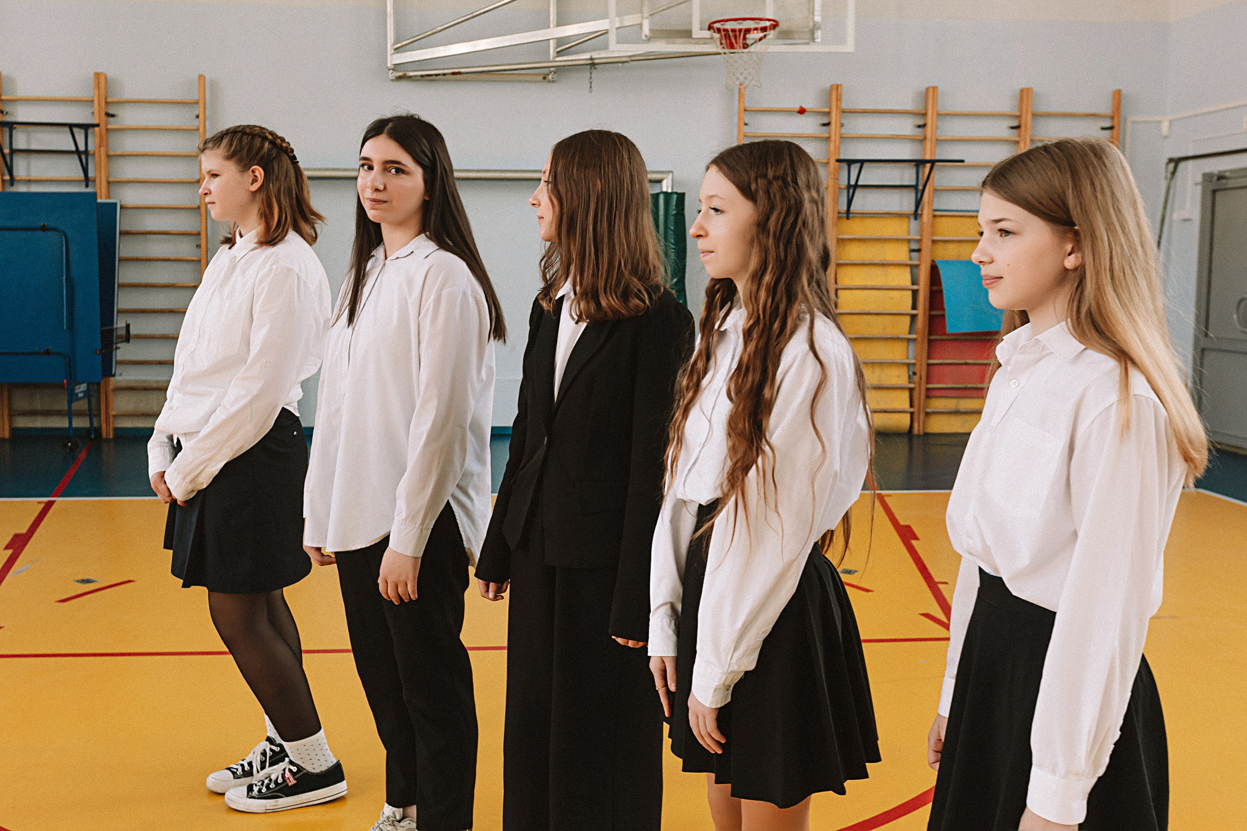 7 класс в стенах школы. Семейный фотограф Тюмень, фотограф на роды Салмина Мария