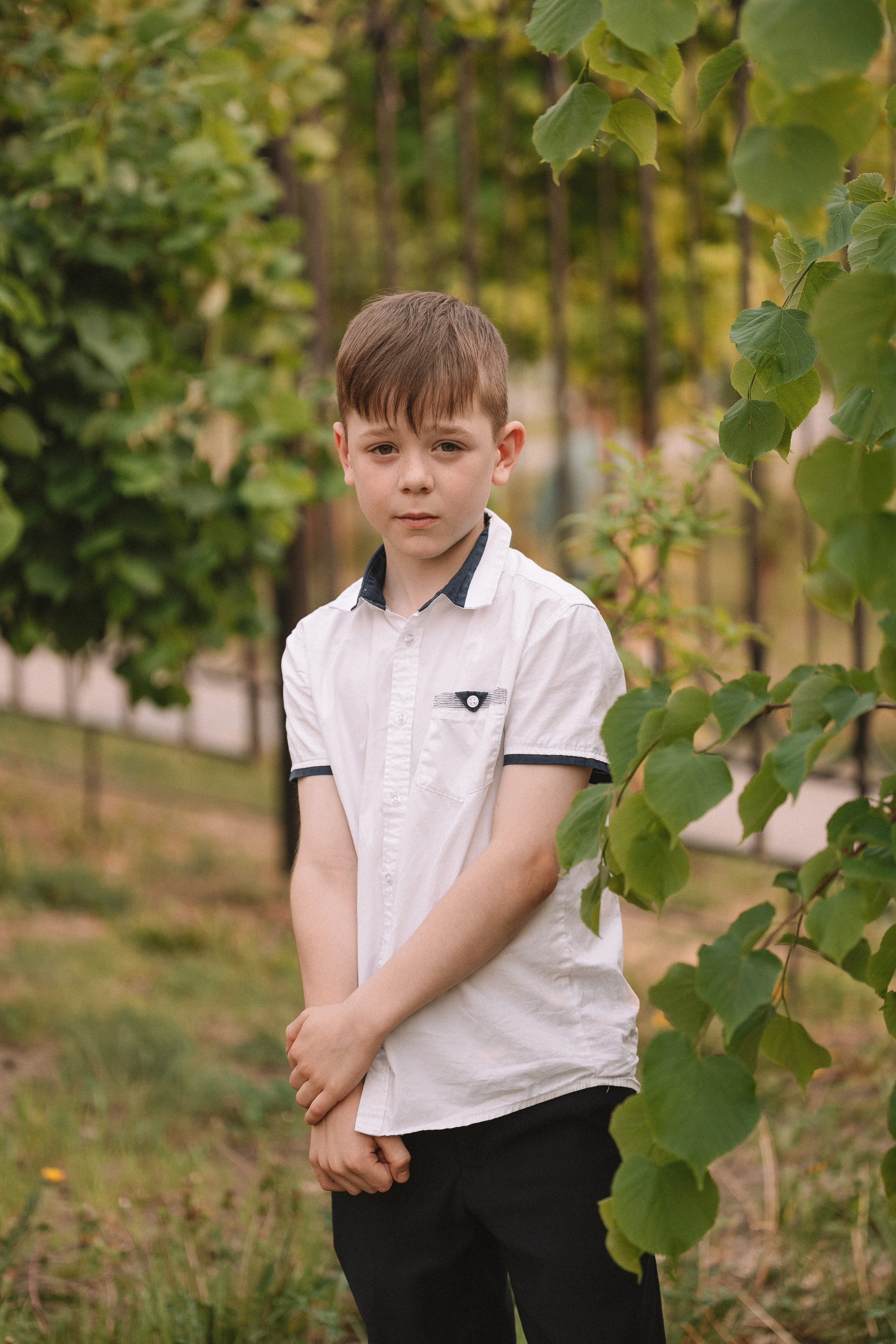 3 класс у школы. Семейный фотограф Тюмень, фотограф на роды Салмина Мария