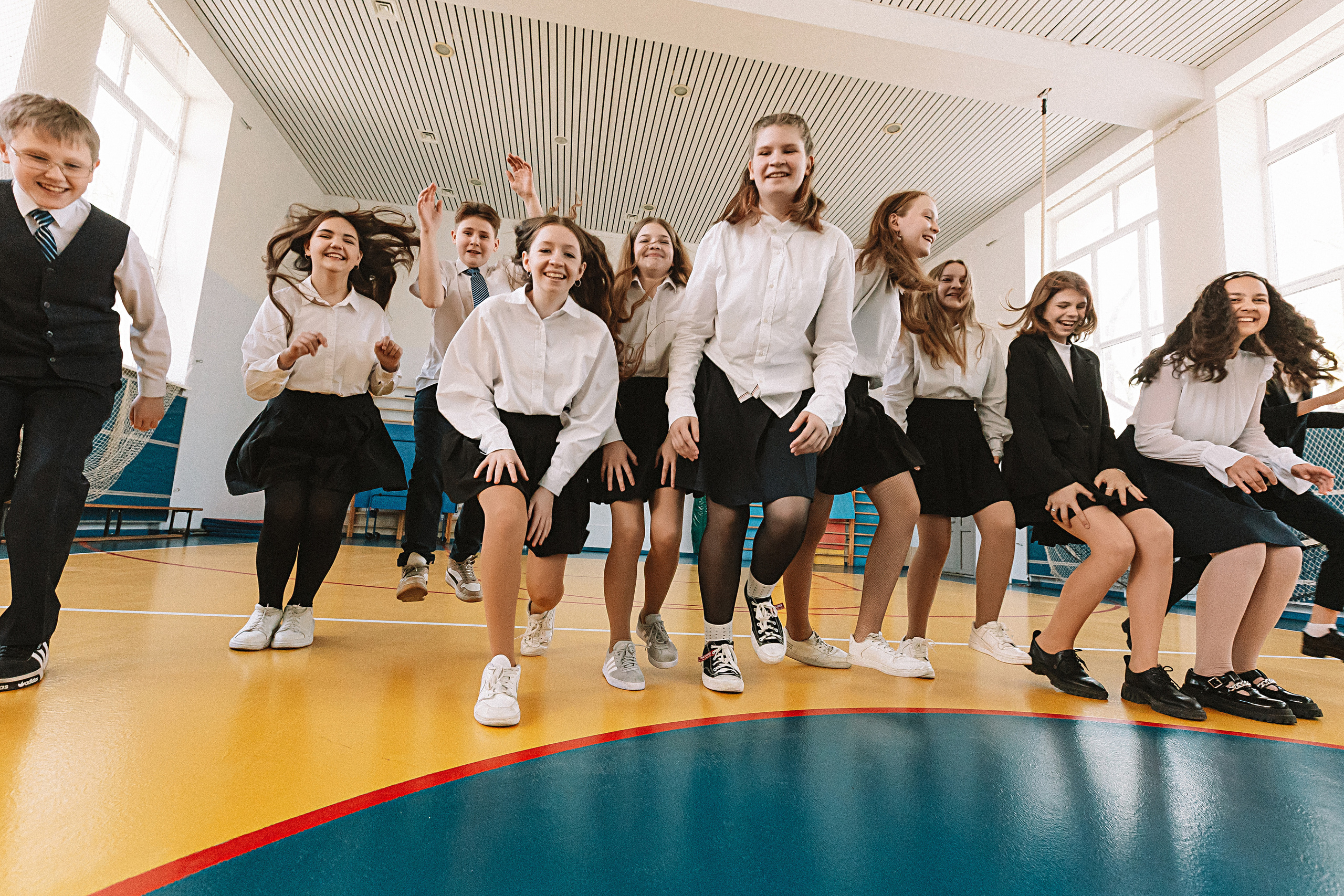 7 класс в стенах школы. Семейный фотограф Тюмень, фотограф на роды Салмина Мария