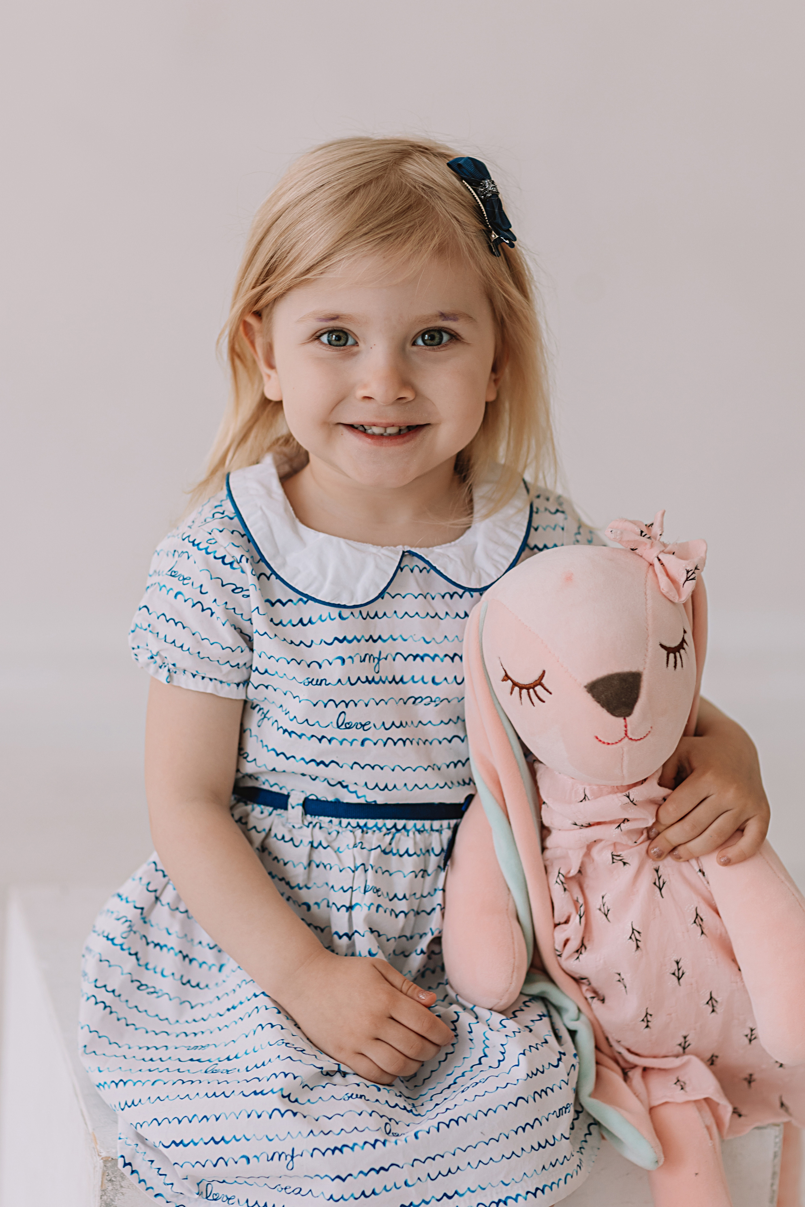 Младшая группа садика в студии. Семейный фотограф Тюмень, фотограф на роды Салмина Мария