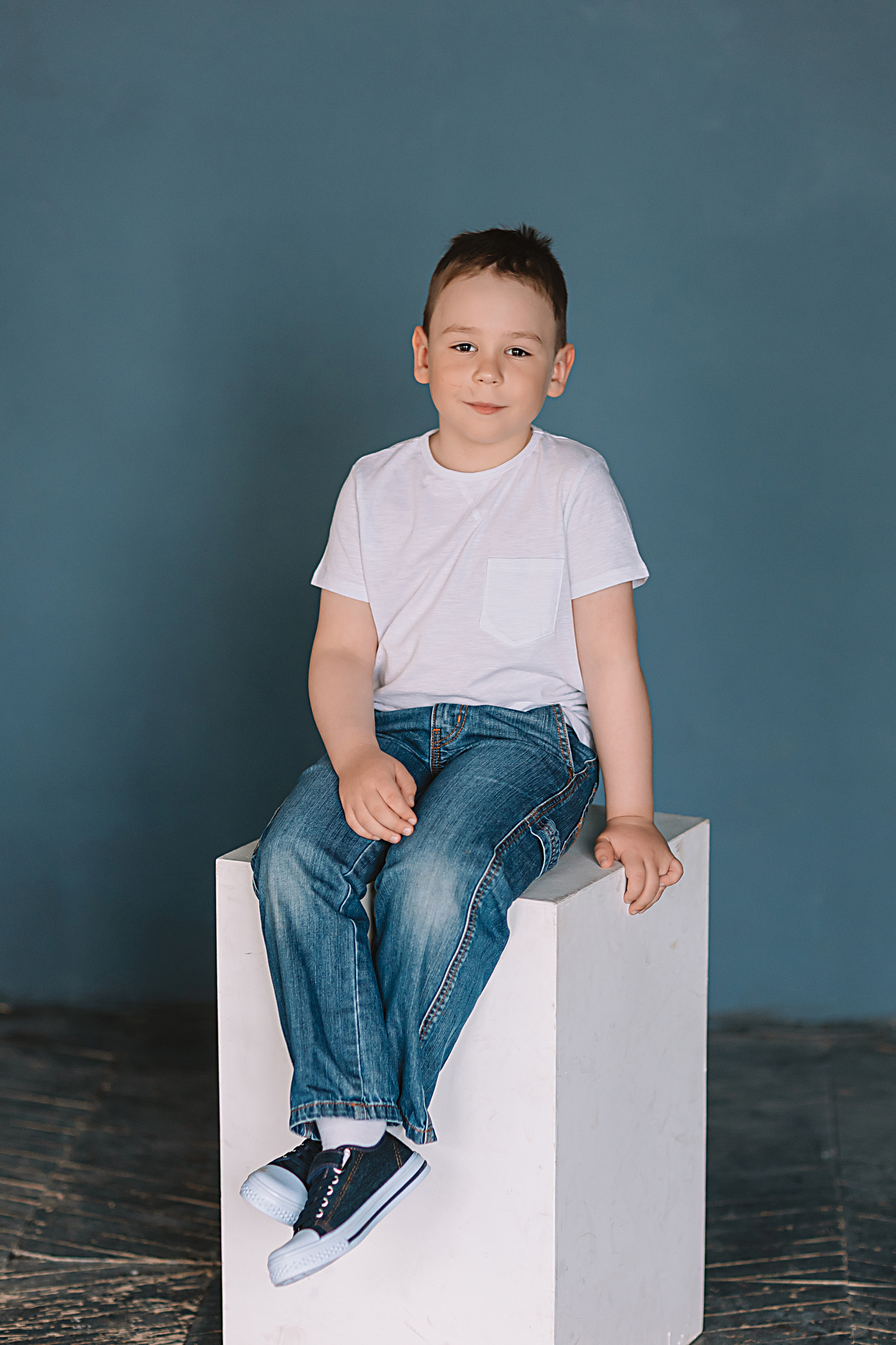 Садик в фотостудии. Семейный фотограф Тюмень, фотограф на роды Салмина Мария