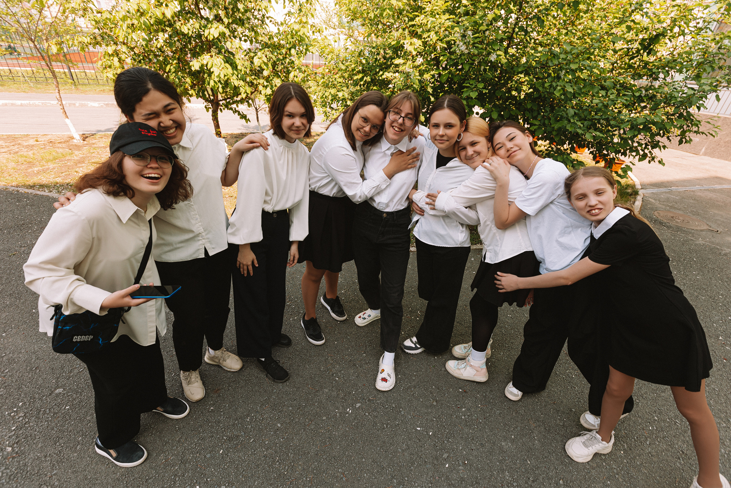 7 класс на улице. Семейный фотограф Тюмень, фотограф на роды Салмина Мария