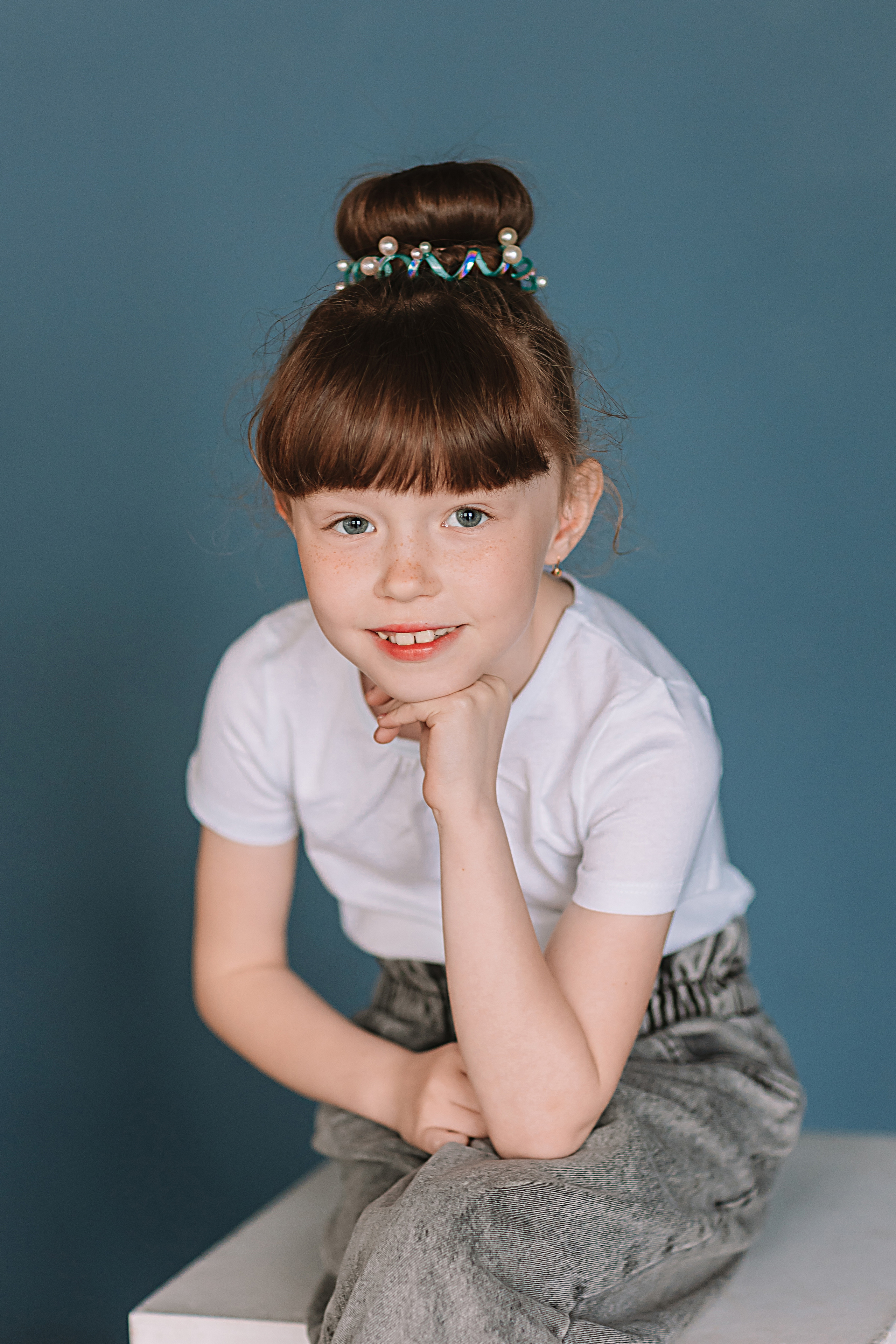 Садик в фотостудии. Семейный фотограф Тюмень, фотограф на роды Салмина Мария