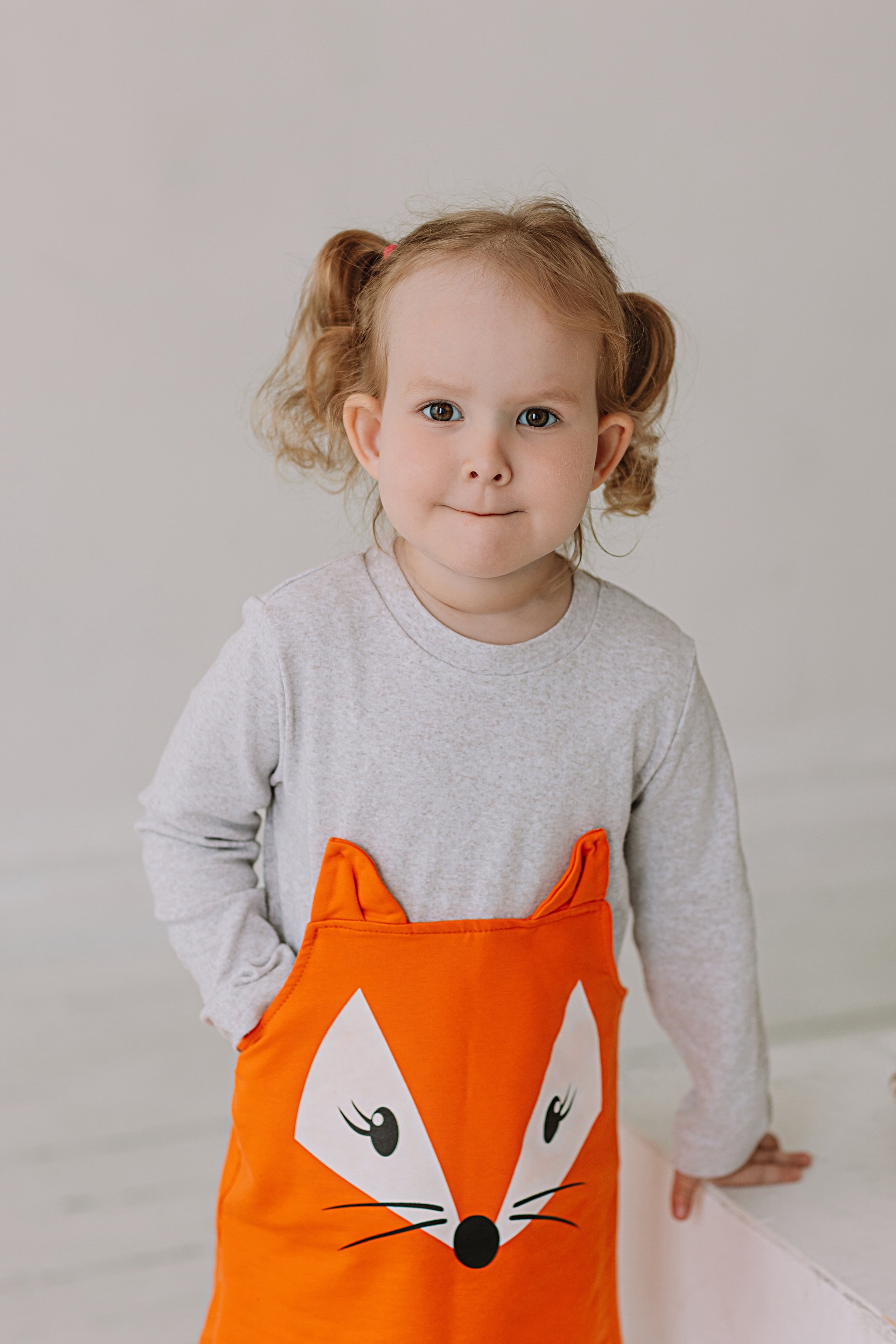 Младшая группа садика в студии. Семейный фотограф Тюмень, фотограф на роды Салмина Мария