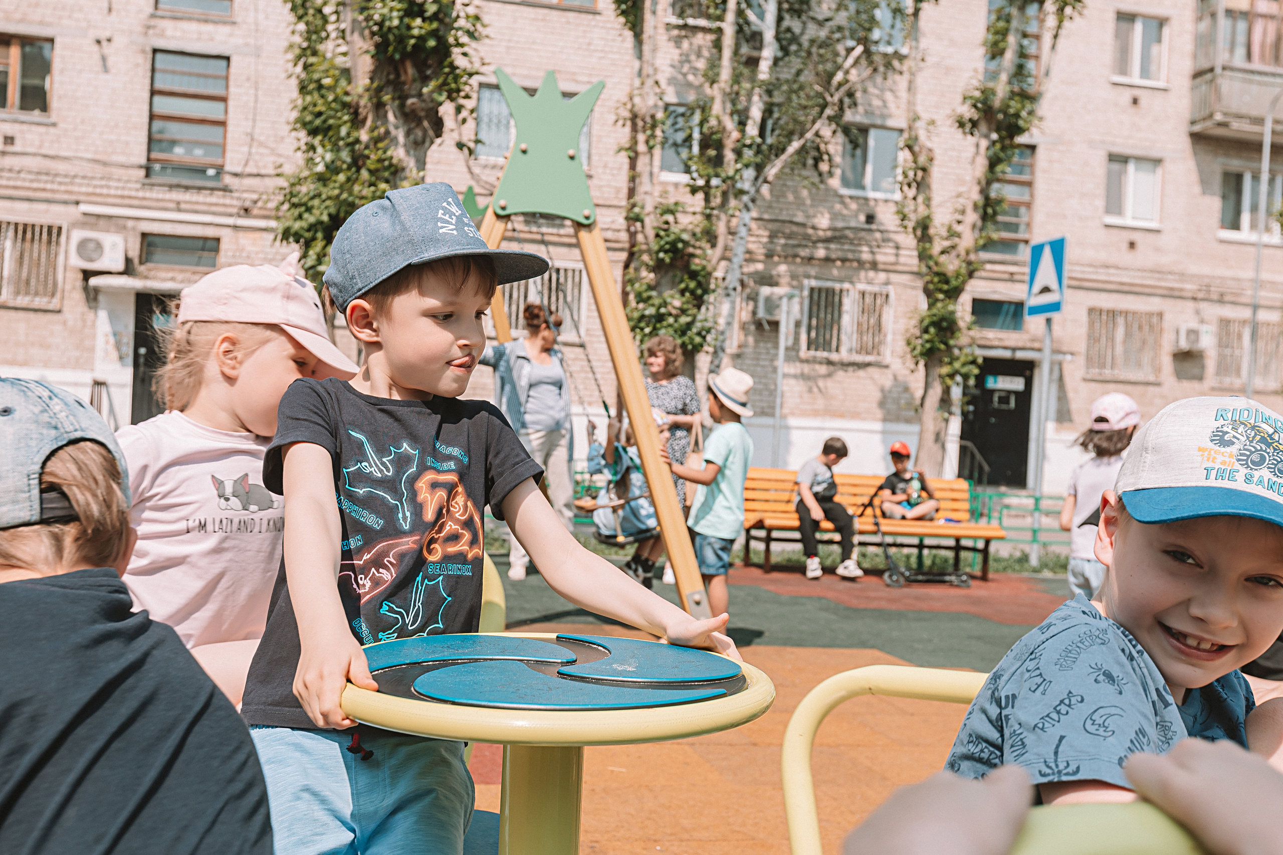 Один день в саду (частный). Семейный фотограф Тюмень, фотограф на роды Салмина Мария