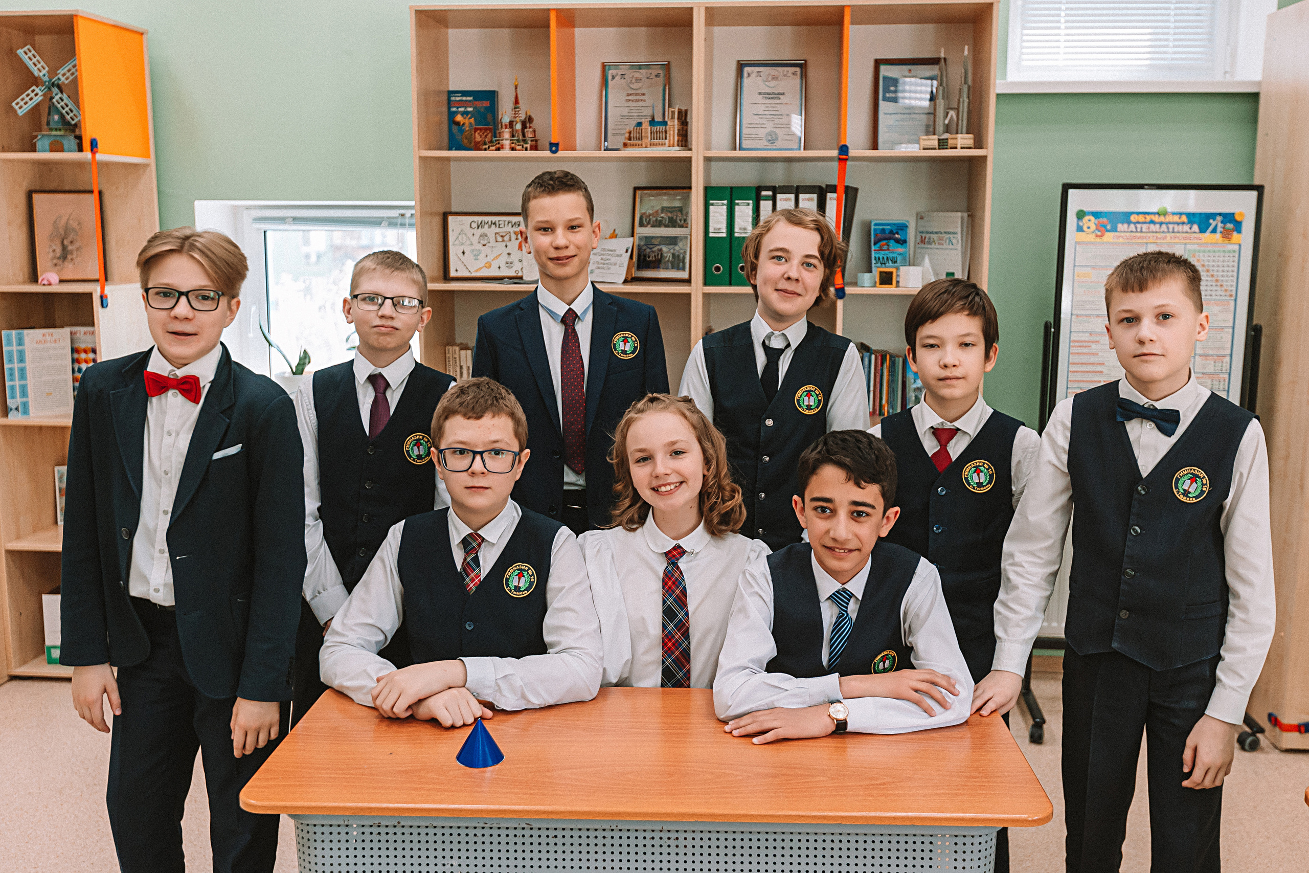 7 класс в кабинете. Семейный фотограф Тюмень, фотограф на роды Салмина Мария