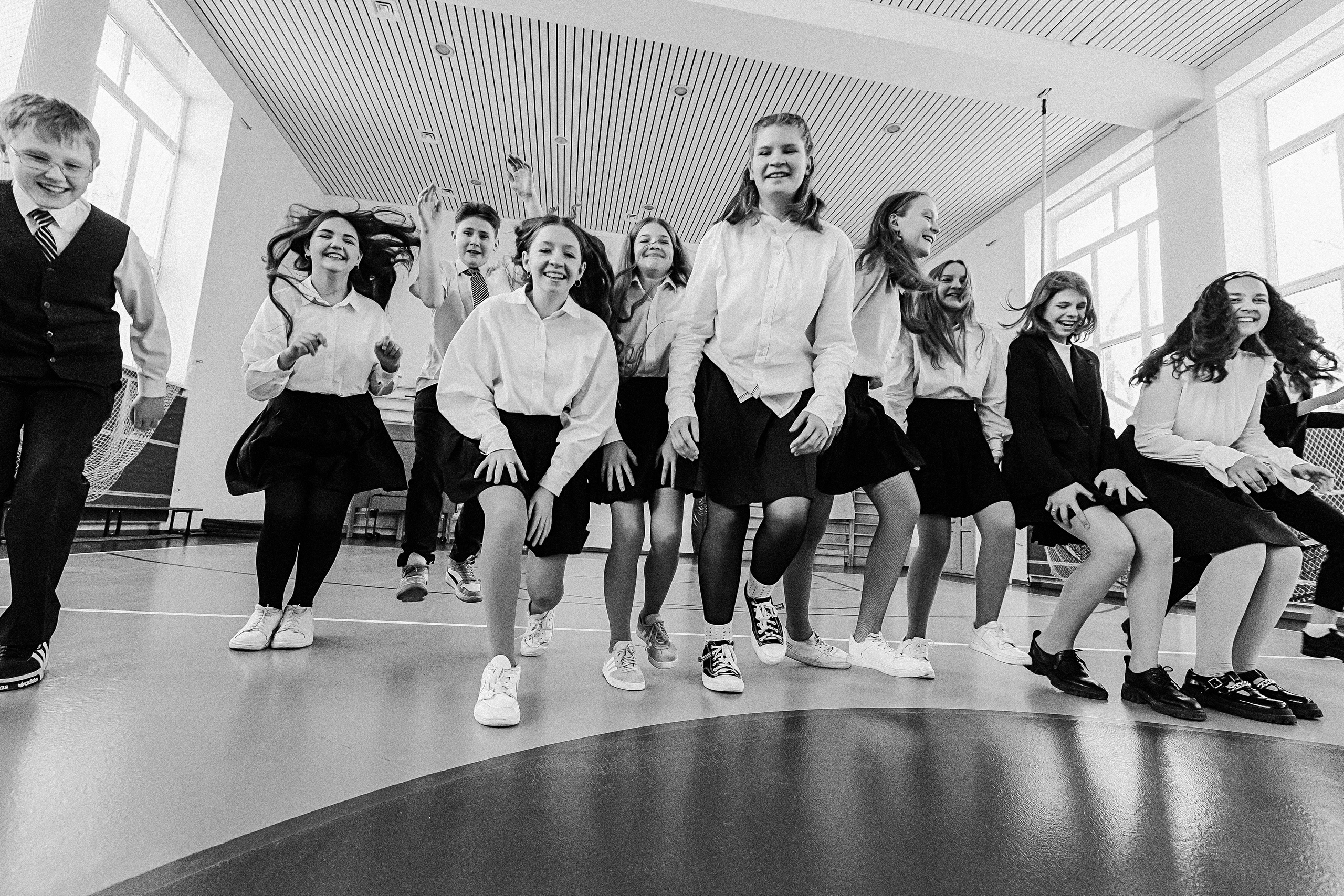 7 класс в стенах школы. Семейный фотограф Тюмень, фотограф на роды Салмина Мария