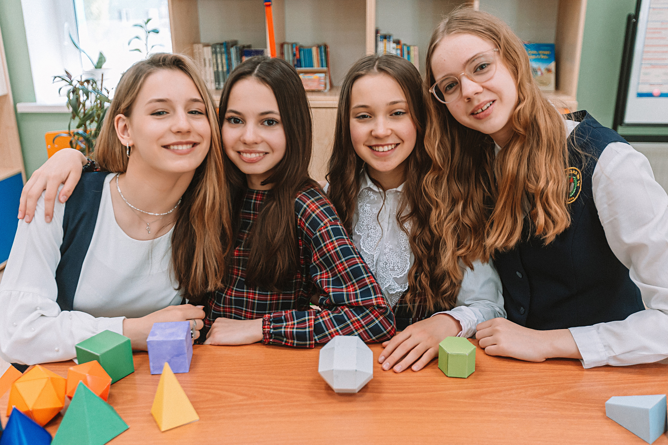 7 класс в кабинете. Семейный фотограф Тюмень, фотограф на роды Салмина Мария