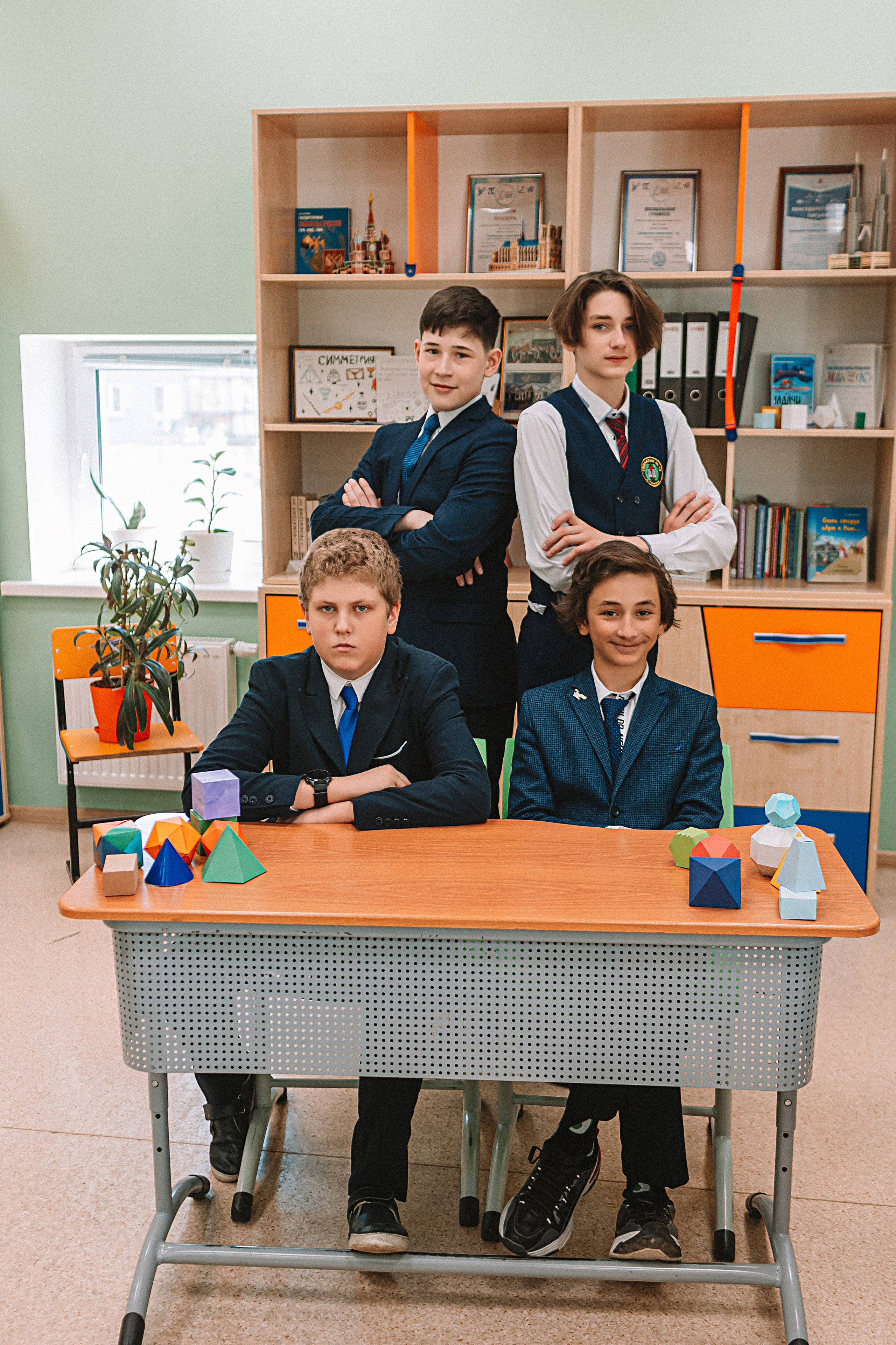 7 класс в кабинете. Семейный фотограф Тюмень, фотограф на роды Салмина Мария