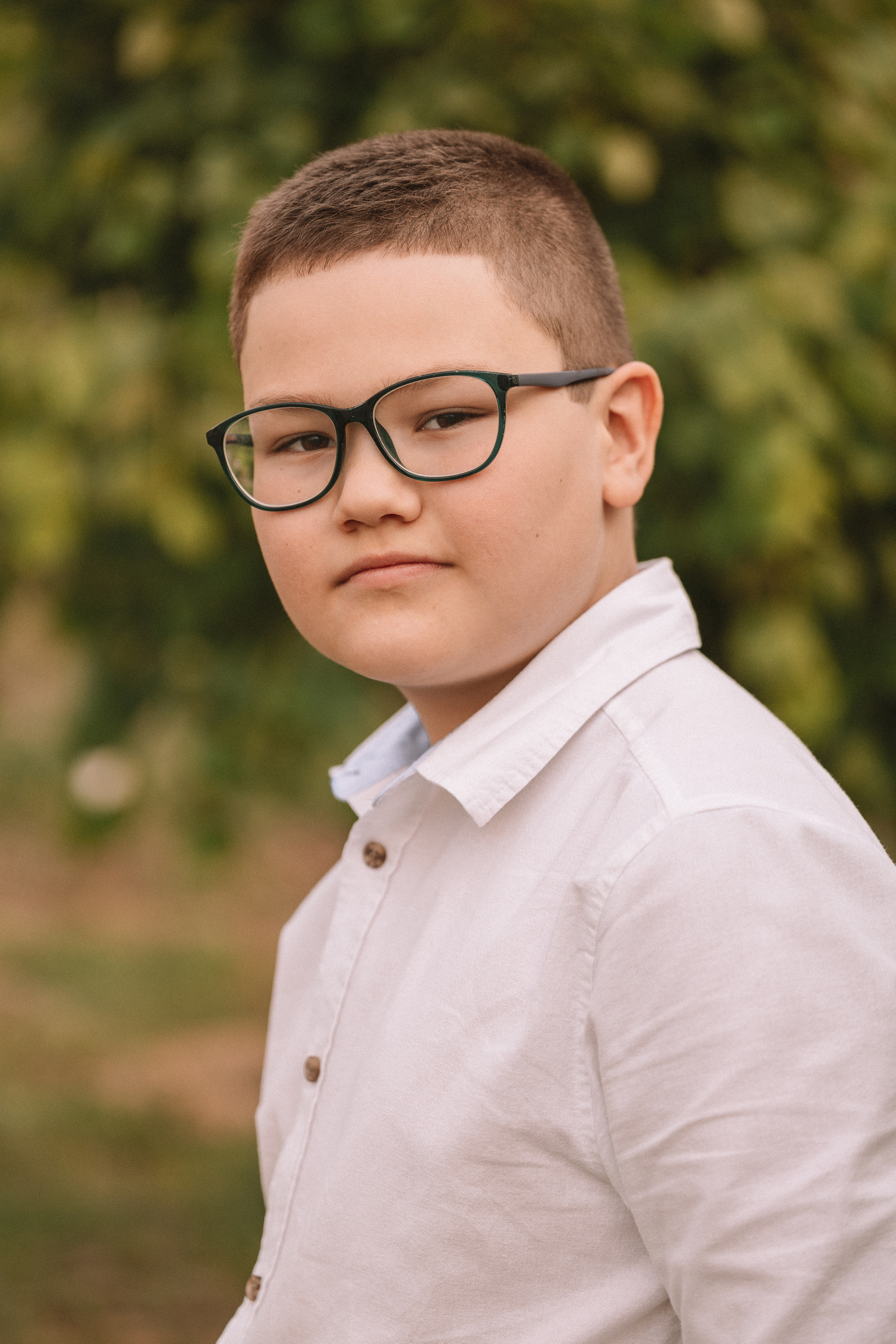 3 класс у школы. Семейный фотограф Тюмень, фотограф на роды Салмина Мария