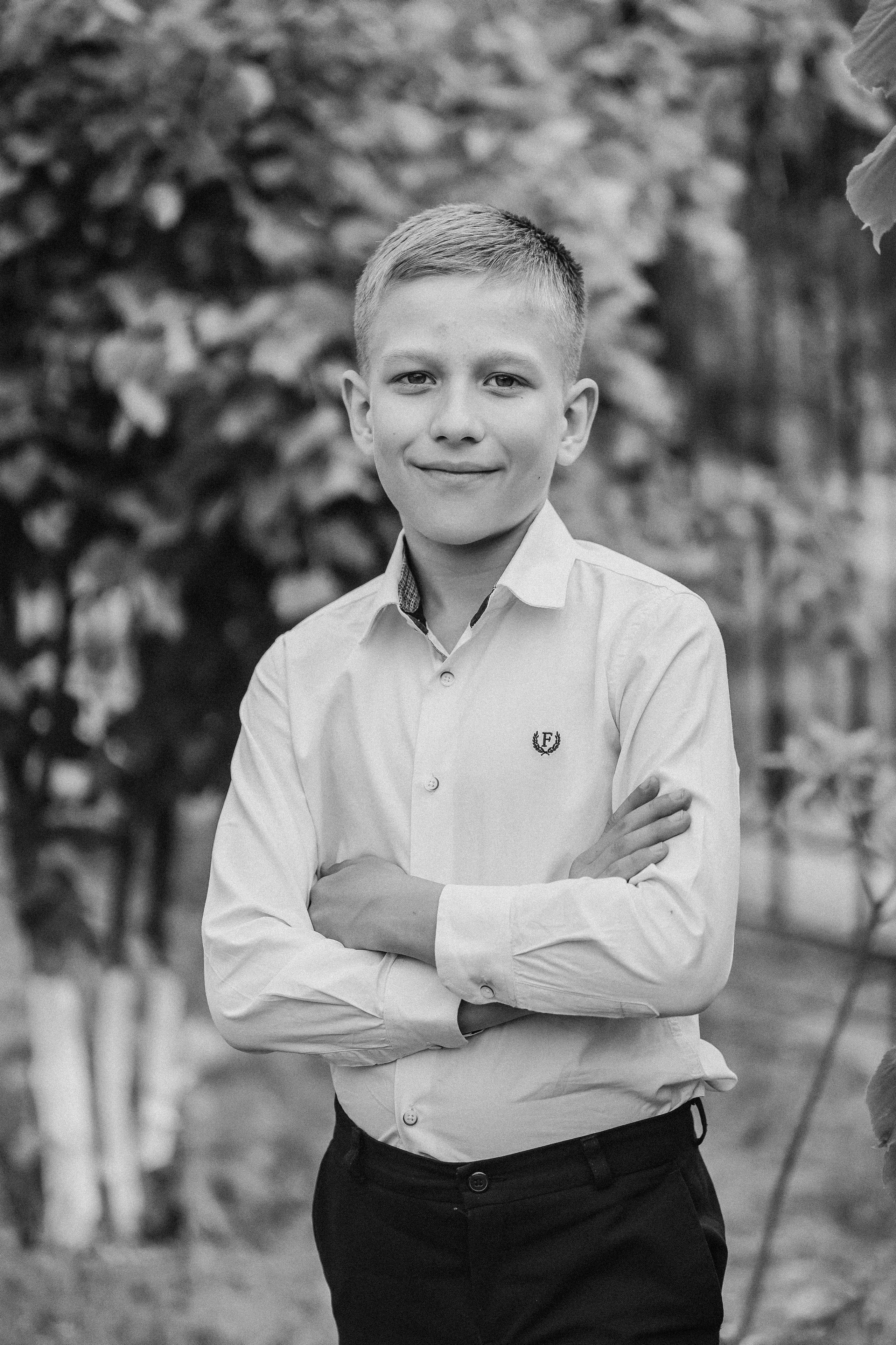 3 класс у школы. Семейный фотограф Тюмень, фотограф на роды Салмина Мария