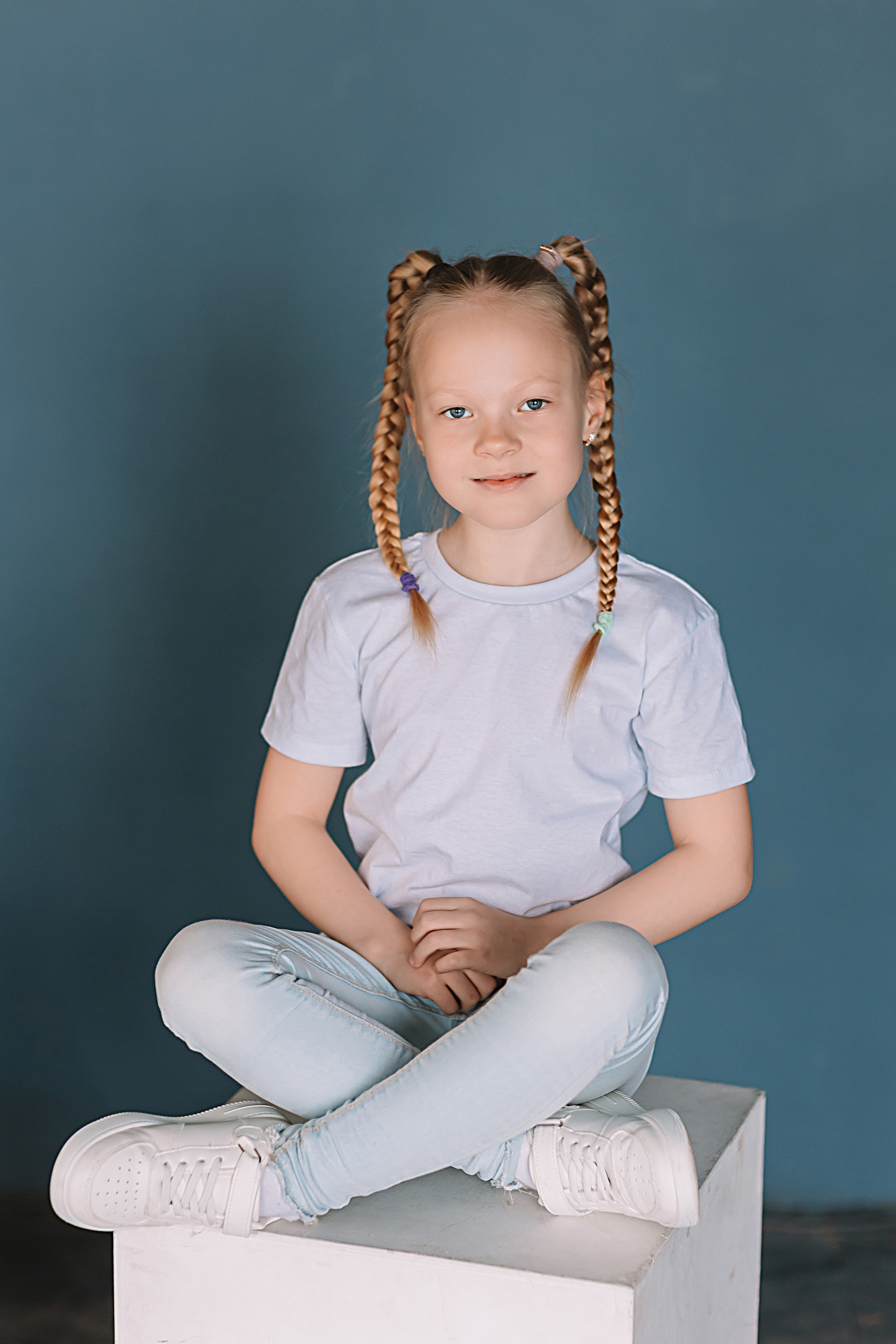 Садик в фотостудии. Семейный фотограф Тюмень, фотограф на роды Салмина Мария