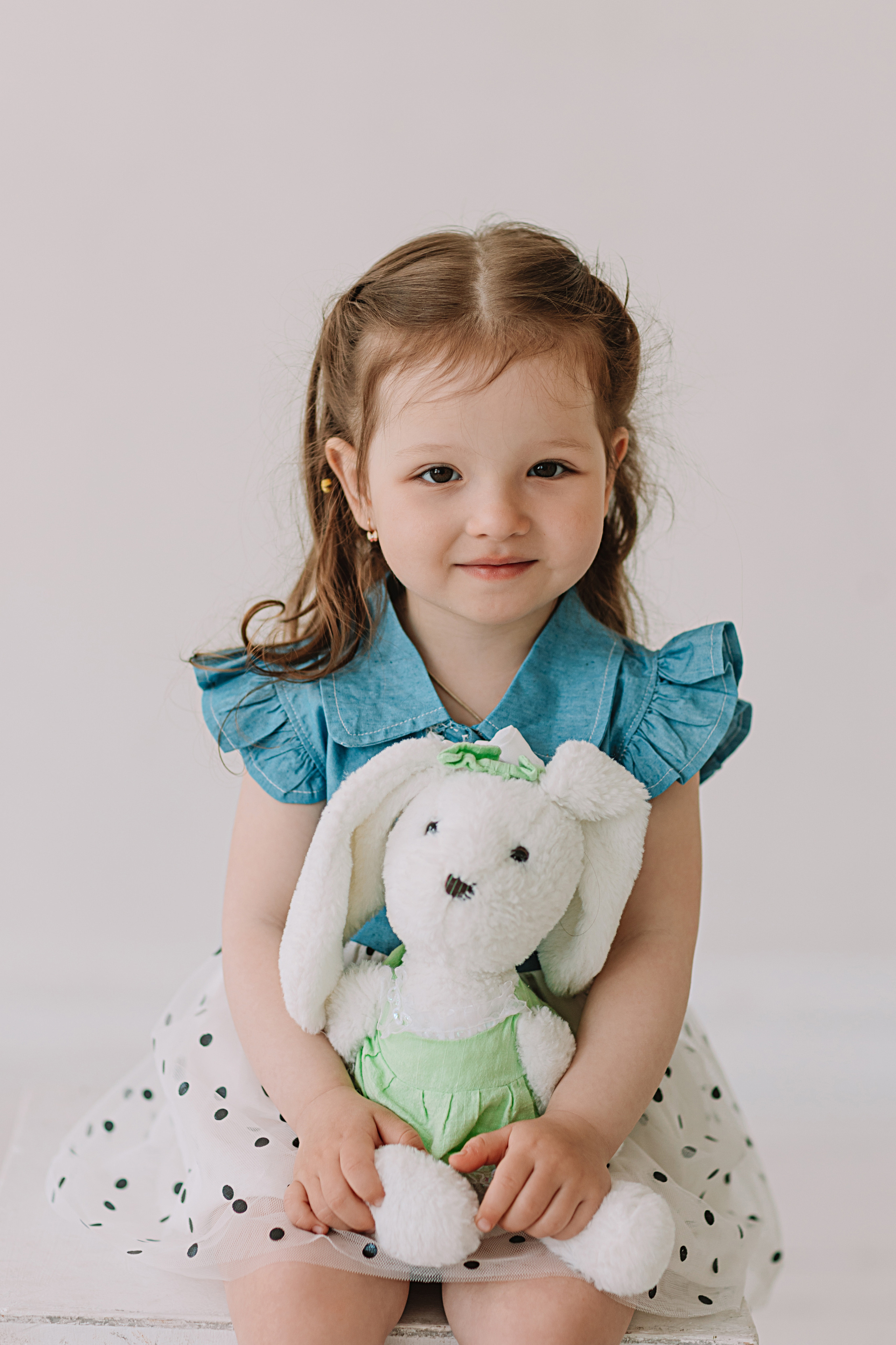 Младшая группа садика в студии. Семейный фотограф Тюмень, фотограф на роды Салмина Мария