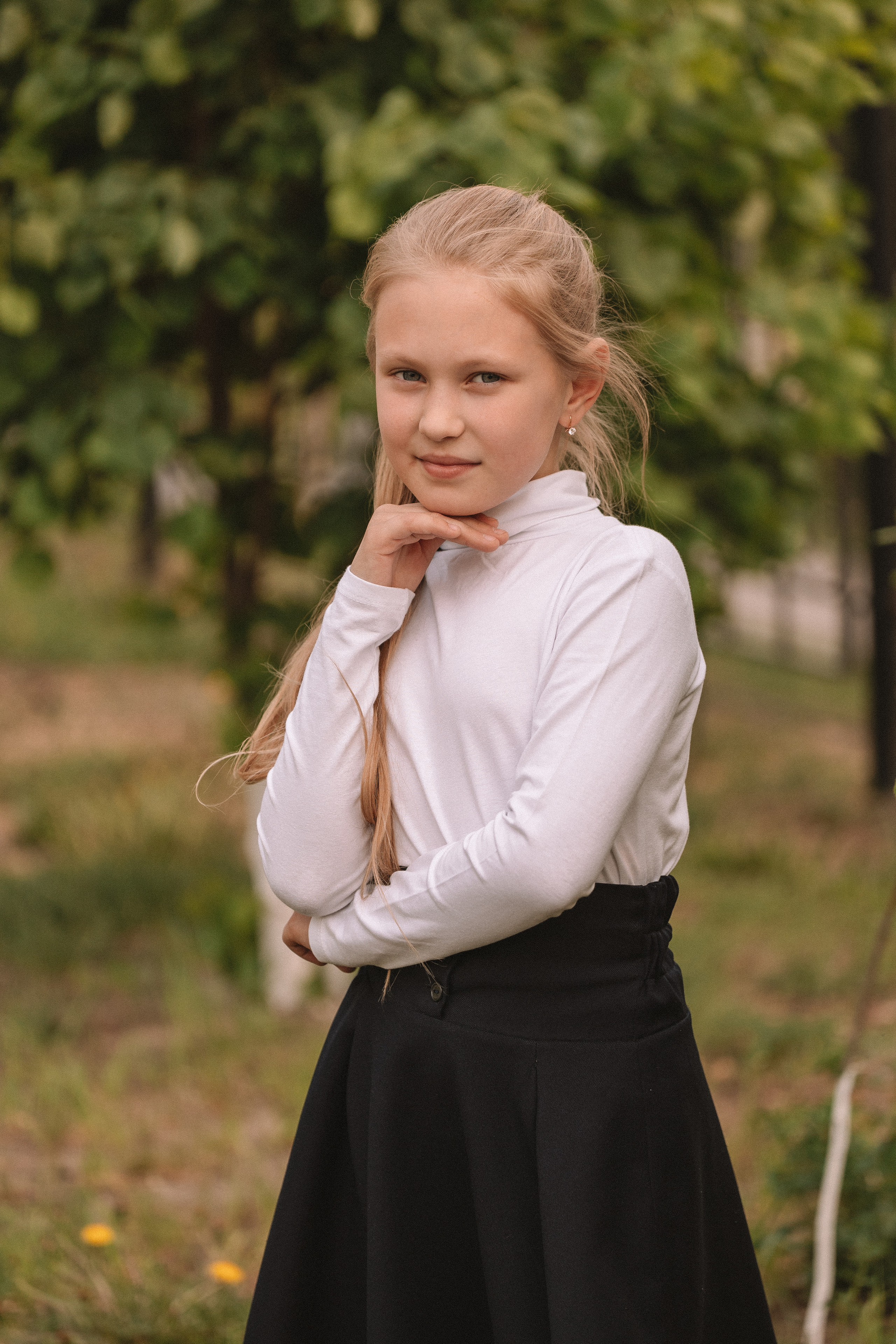 3 класс у школы. Семейный фотограф Тюмень, фотограф на роды Салмина Мария