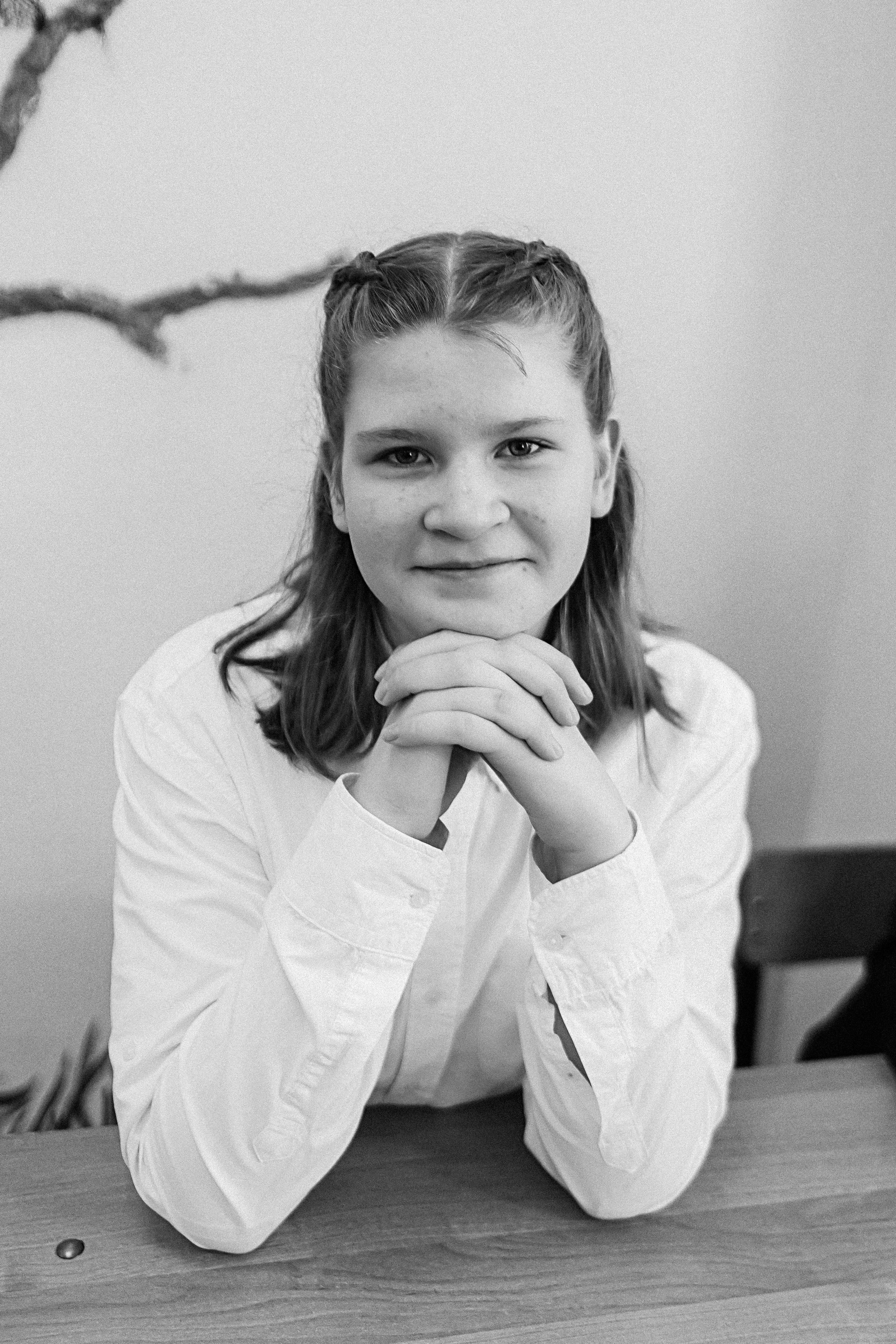 7 класс в стенах школы. Семейный фотограф Тюмень, фотограф на роды Салмина Мария