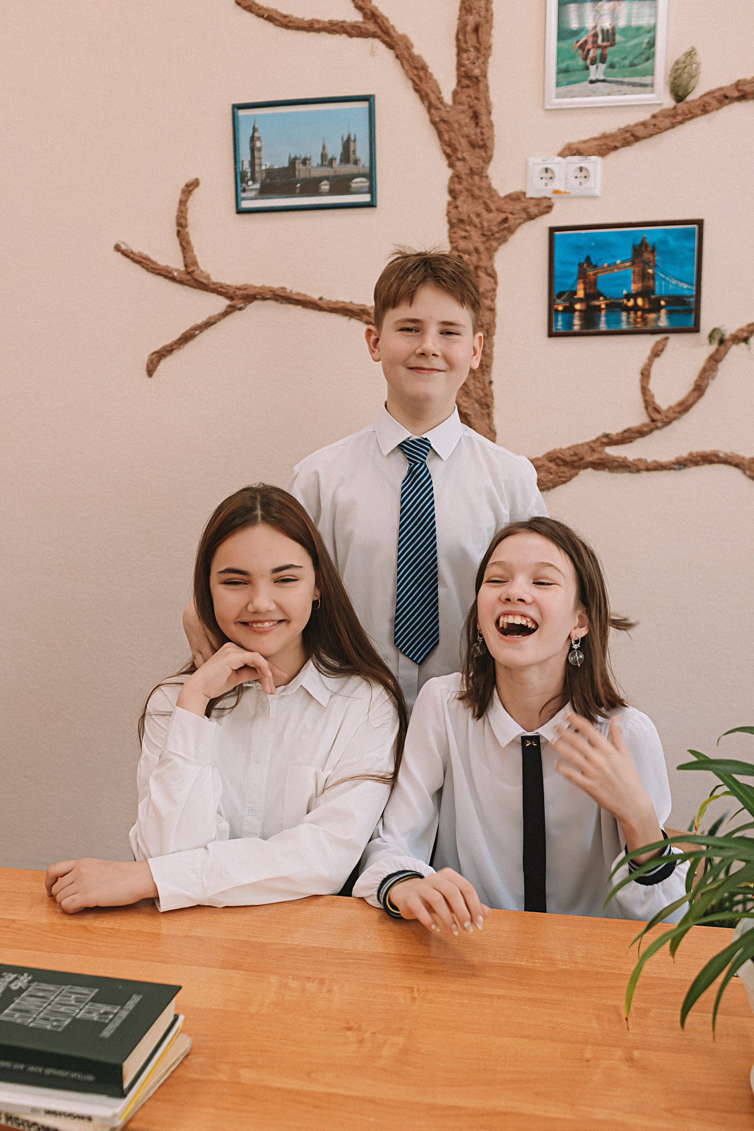 7 класс в стенах школы. Семейный фотограф Тюмень, фотограф на роды Салмина Мария