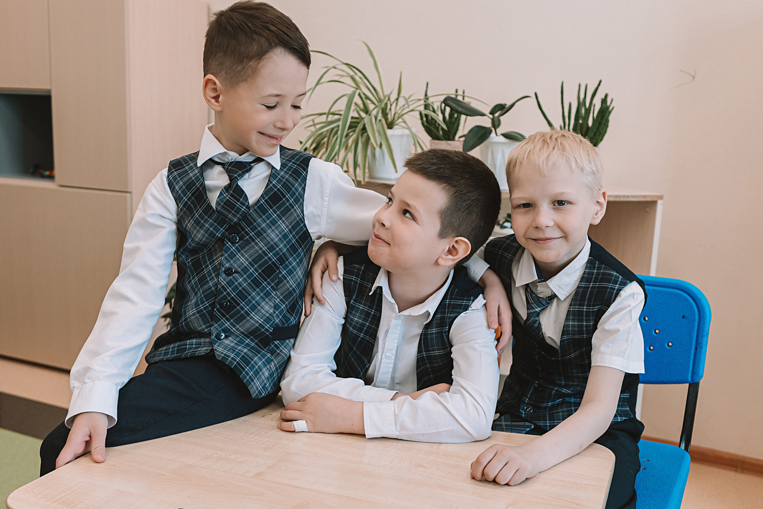 1 класс в кабинете. Семейный фотограф Тюмень, фотограф на роды Салмина Мария