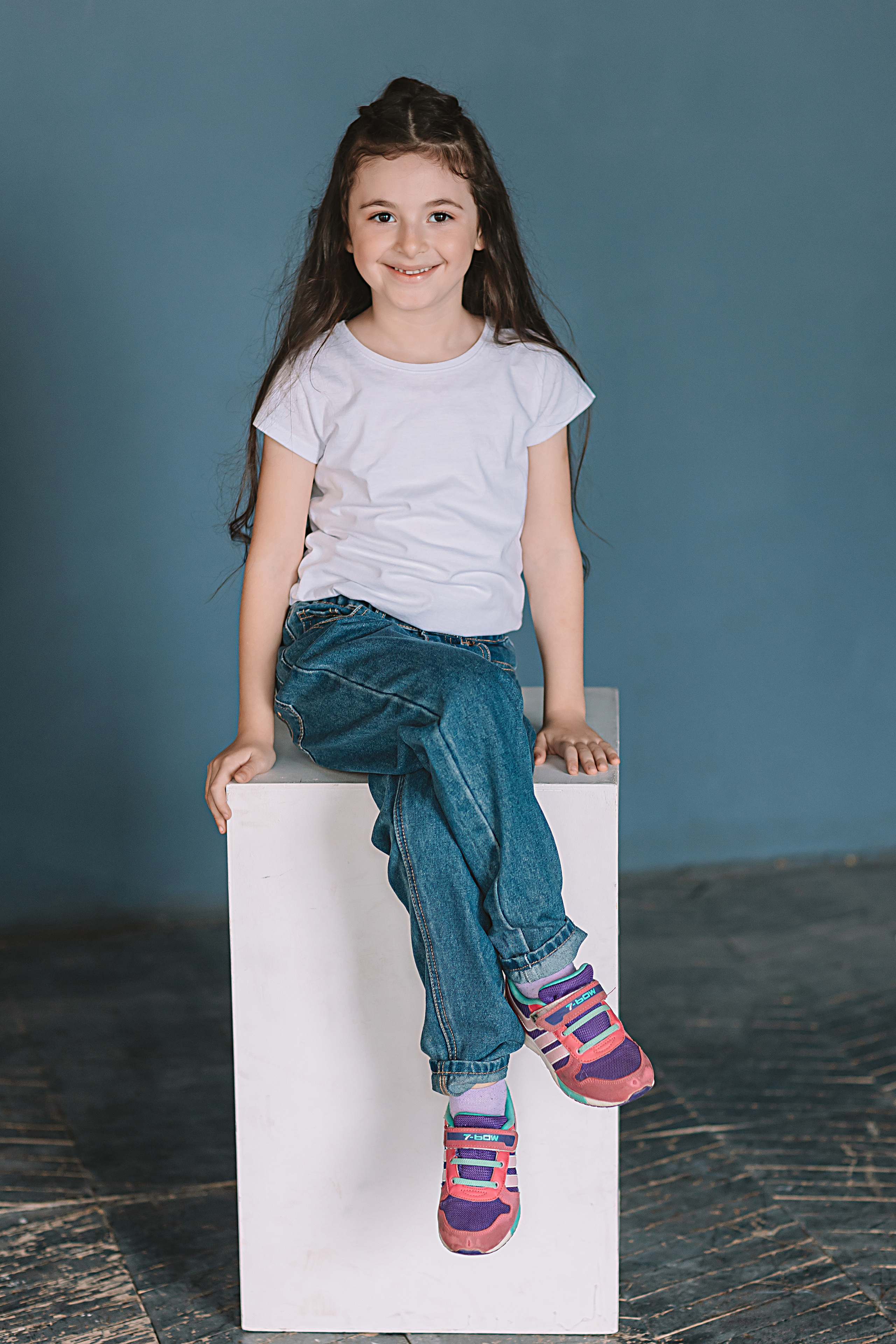 Садик в фотостудии. Семейный фотограф Тюмень, фотограф на роды Салмина Мария