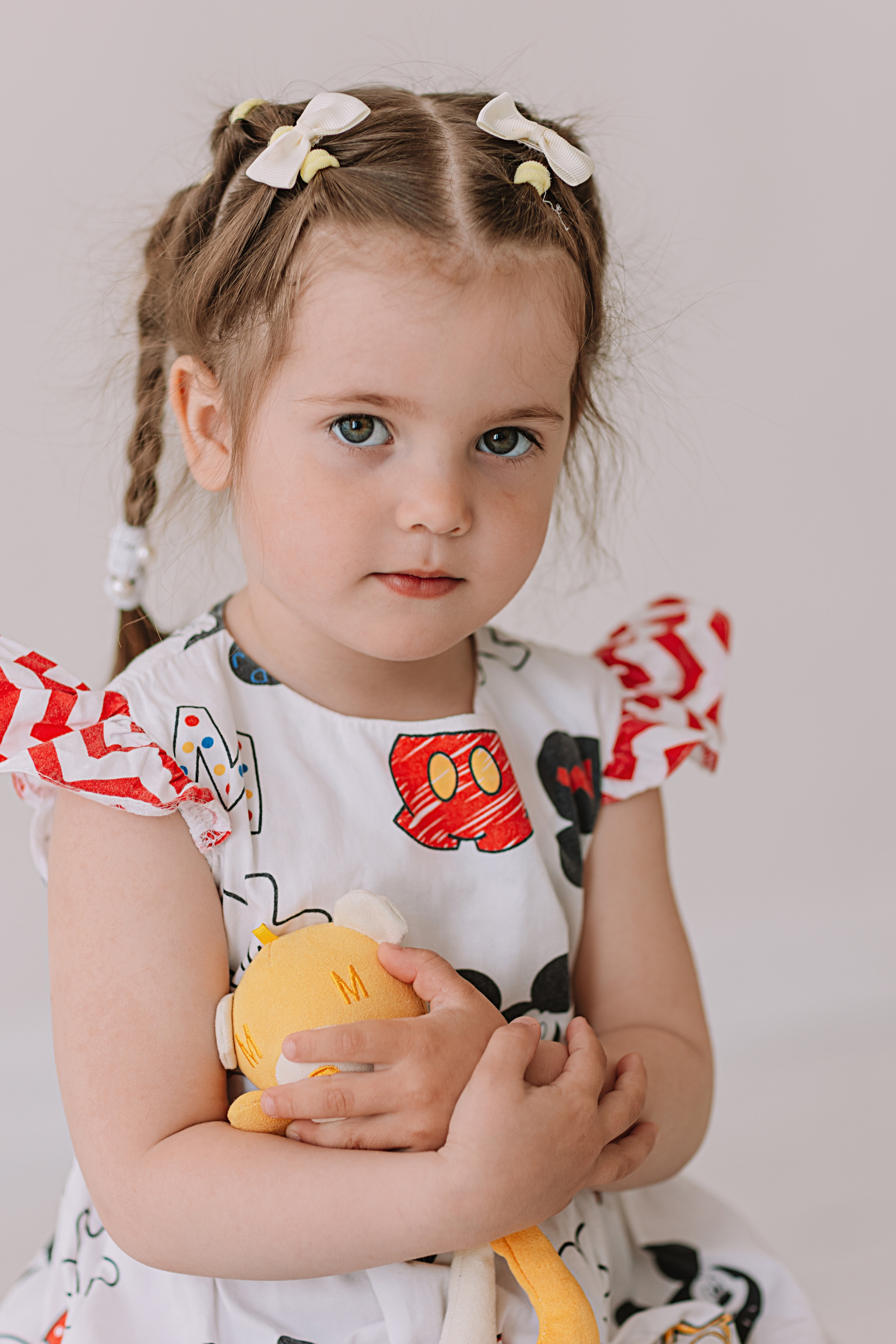 Младшая группа садика в студии. Семейный фотограф Тюмень, фотограф на роды Салмина Мария