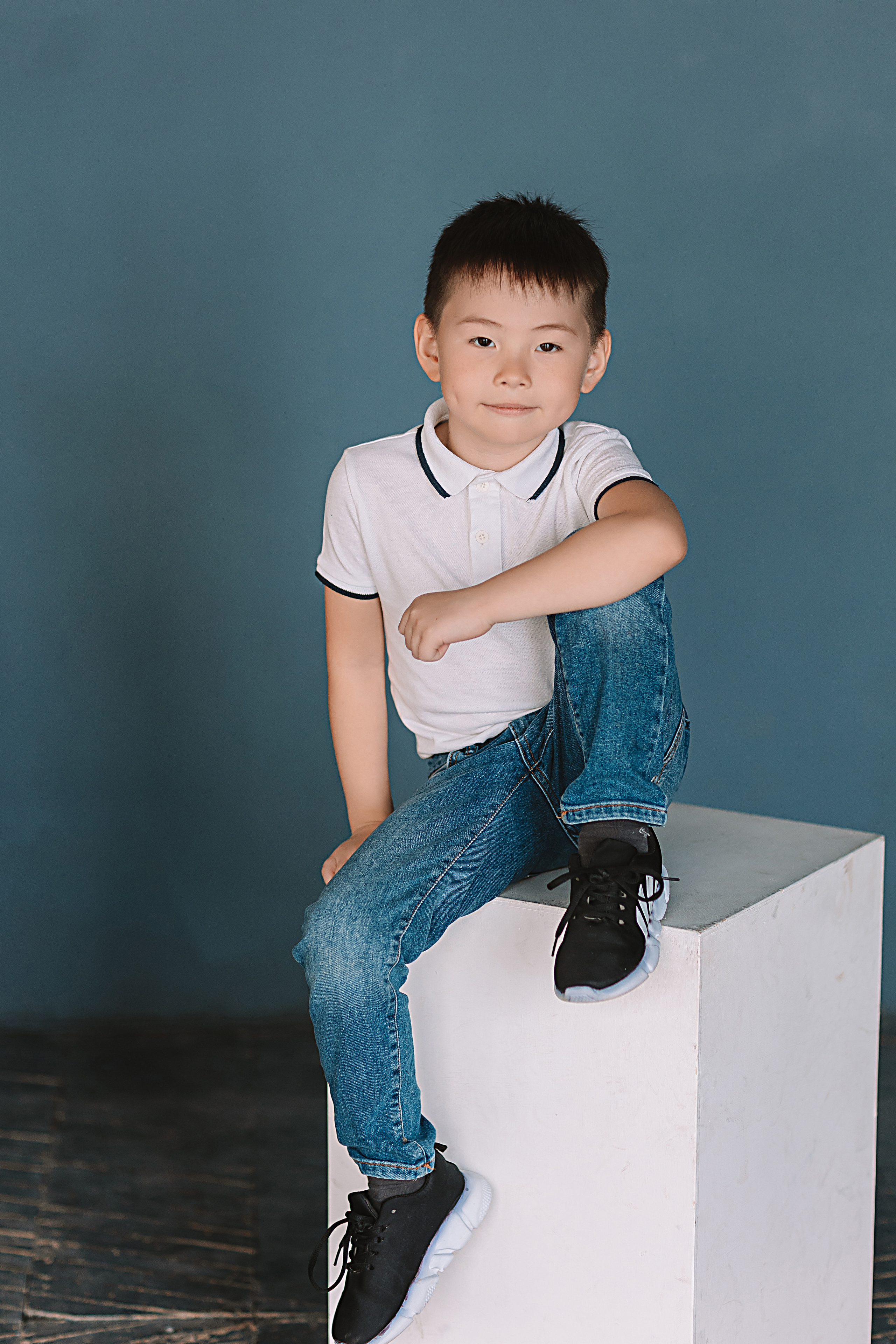 Садик в фотостудии. Семейный фотограф Тюмень, фотограф на роды Салмина Мария