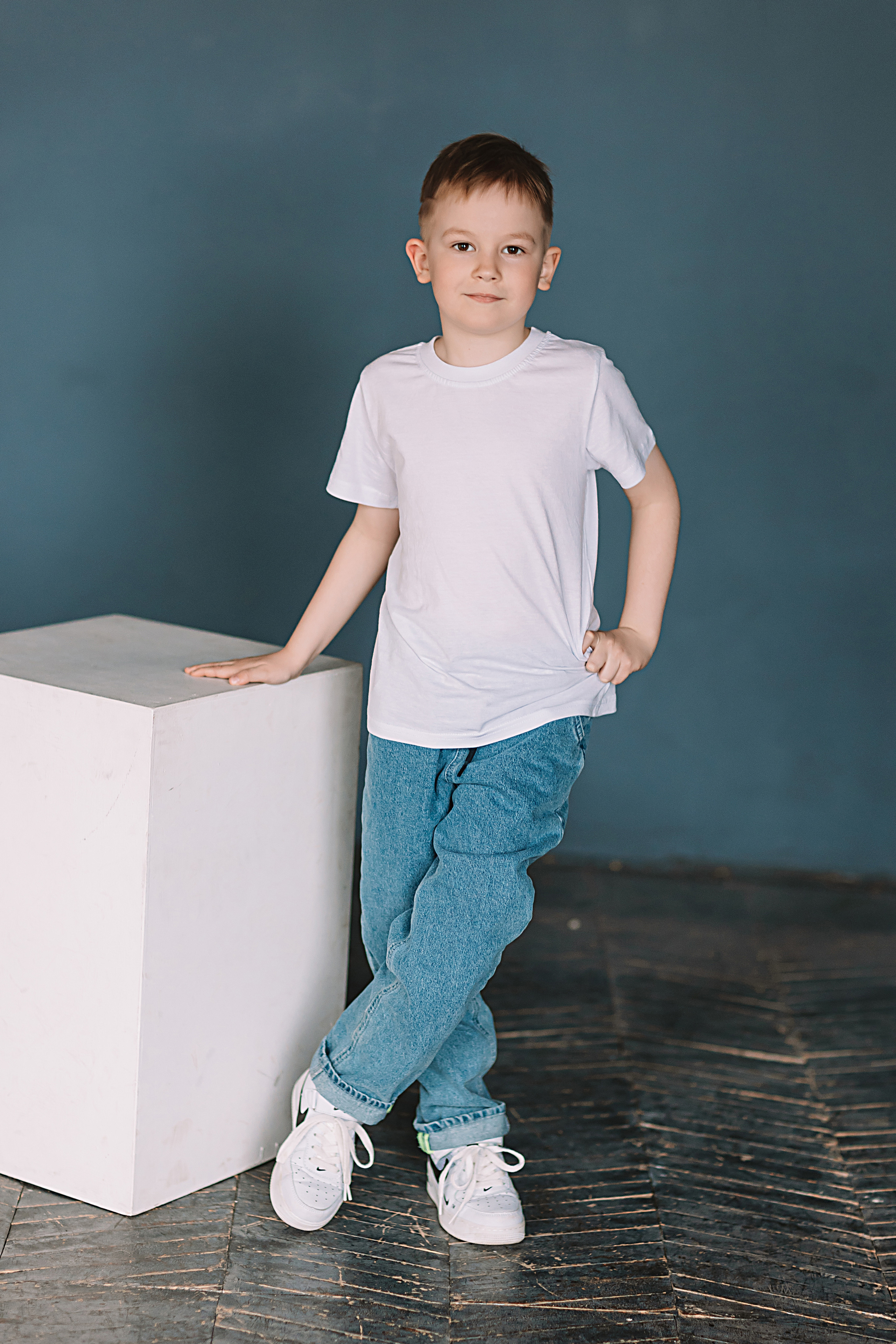 Садик в фотостудии. Семейный фотограф Тюмень, фотограф на роды Салмина Мария