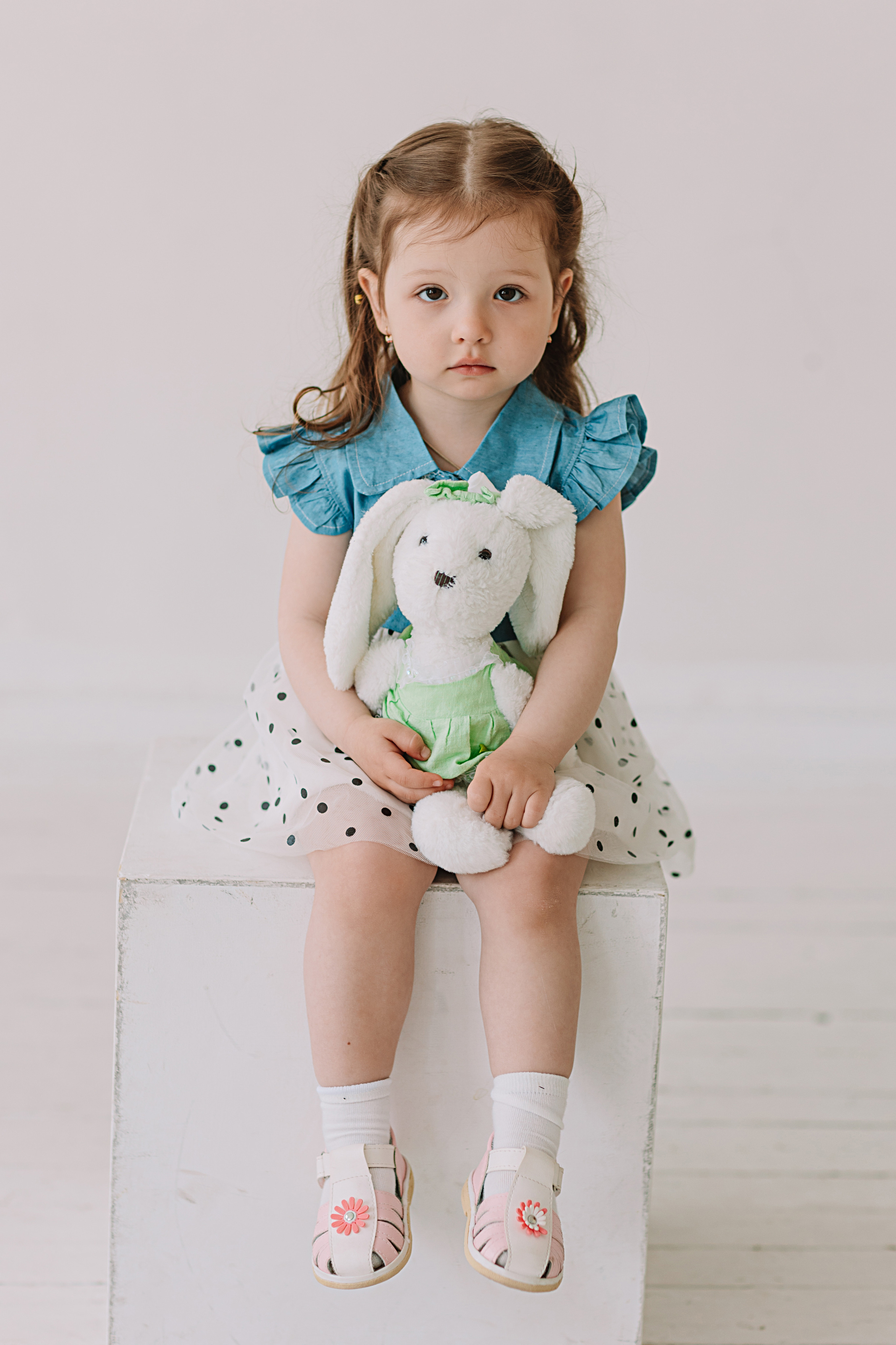 Младшая группа садика в студии. Семейный фотограф Тюмень, фотограф на роды Салмина Мария