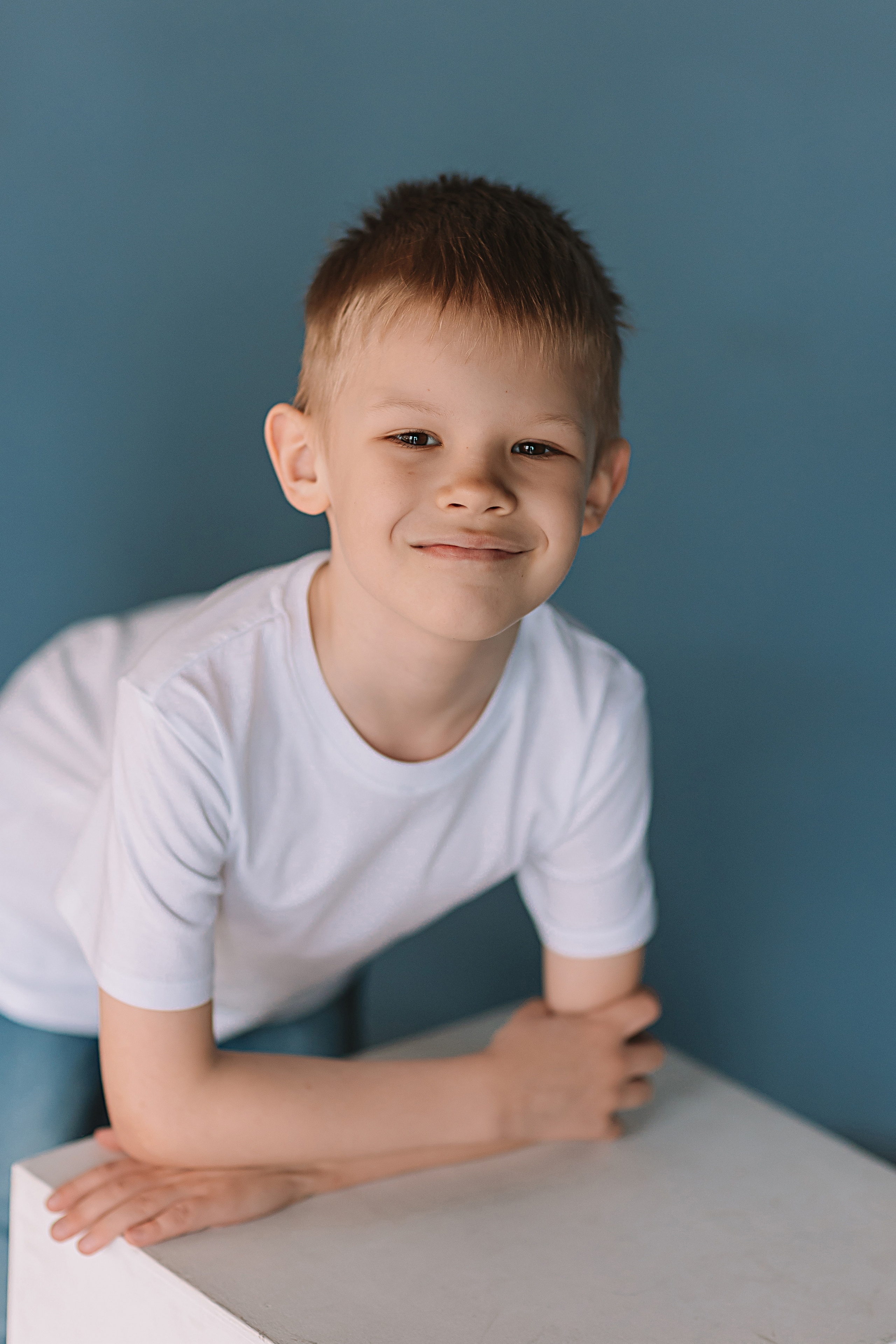 Садик в фотостудии. Семейный фотограф Тюмень, фотограф на роды Салмина Мария