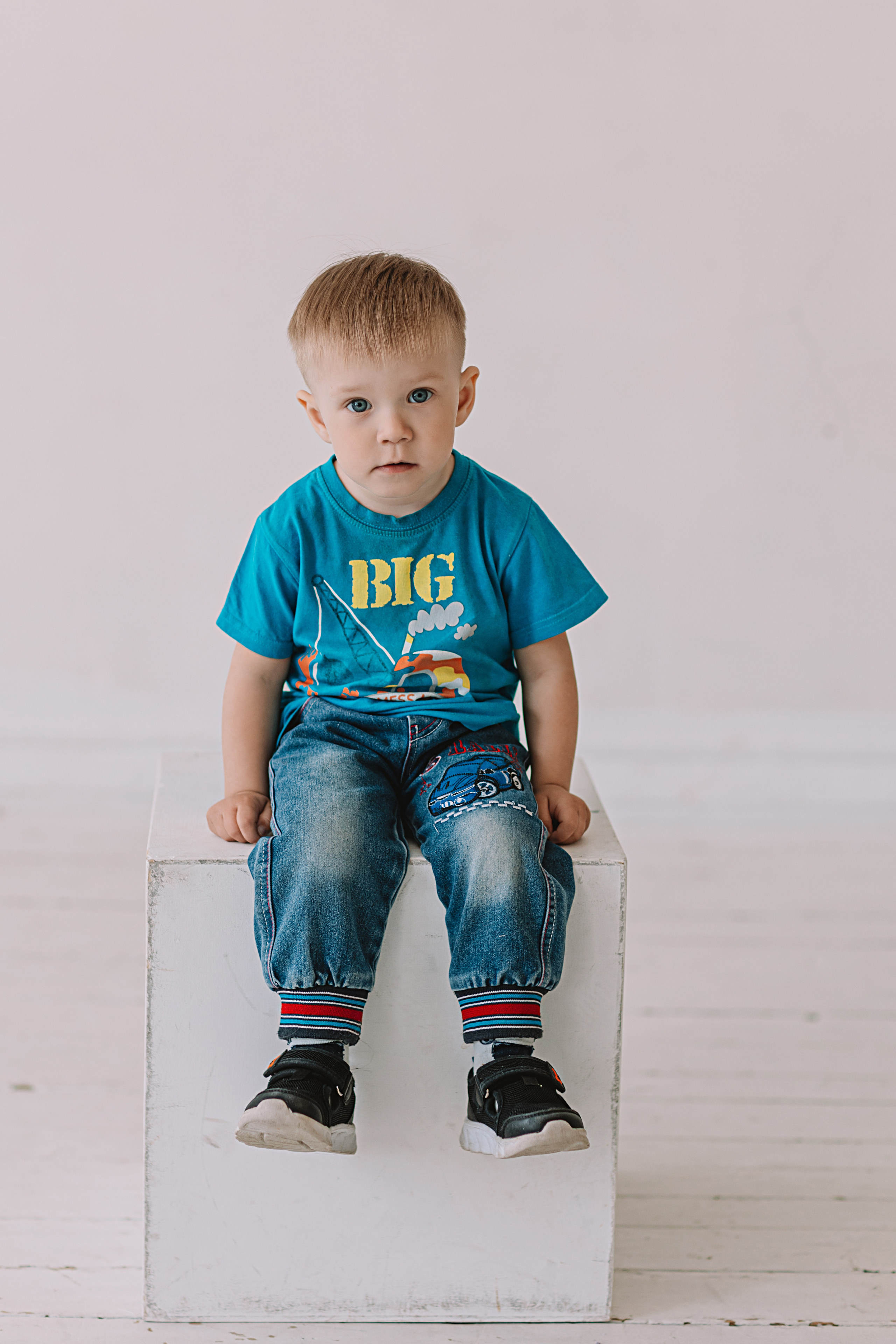 Младшая группа садика в студии. Семейный фотограф Тюмень, фотограф на роды Салмина Мария