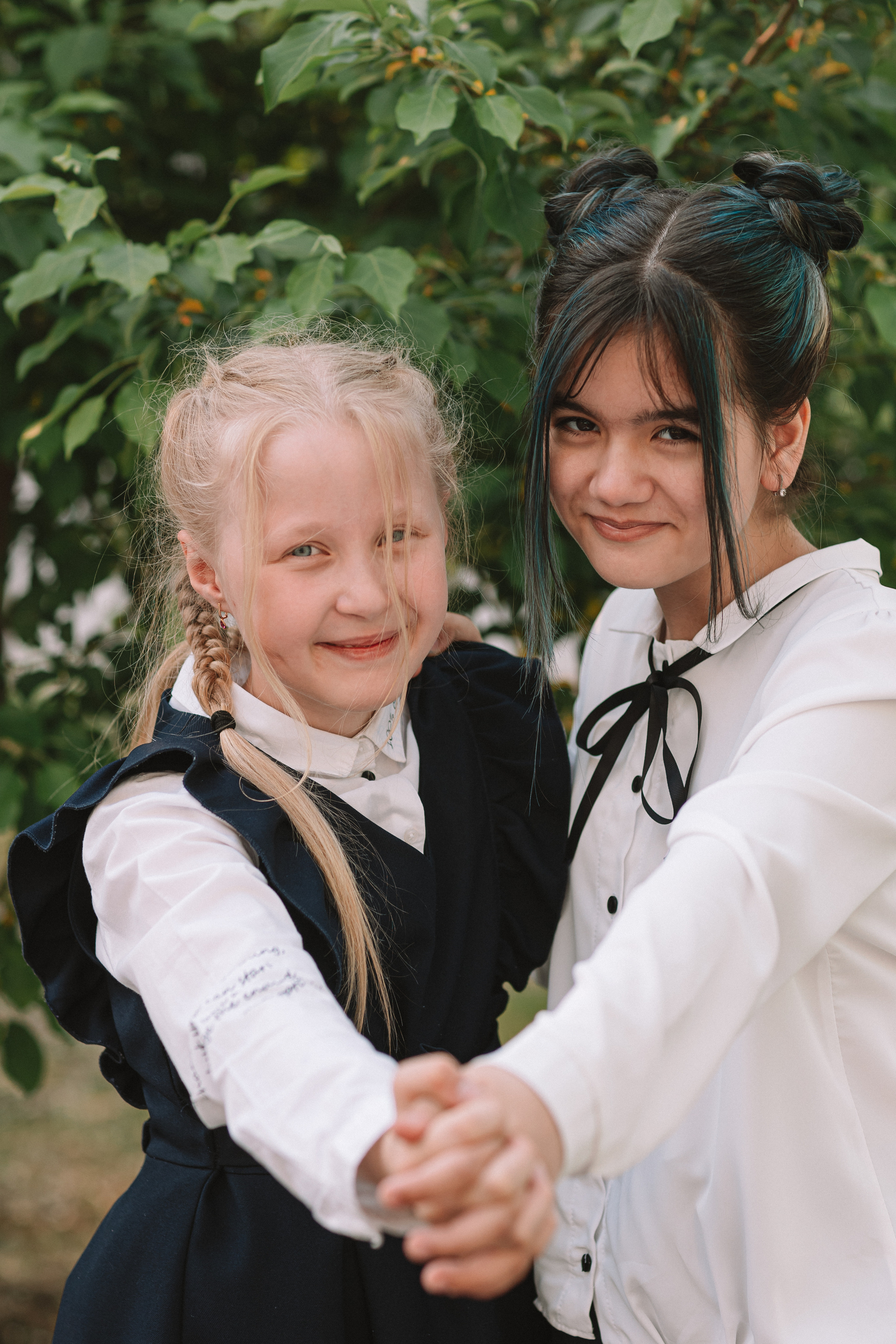 3 класс у школы. Семейный фотограф Тюмень, фотограф на роды Салмина Мария