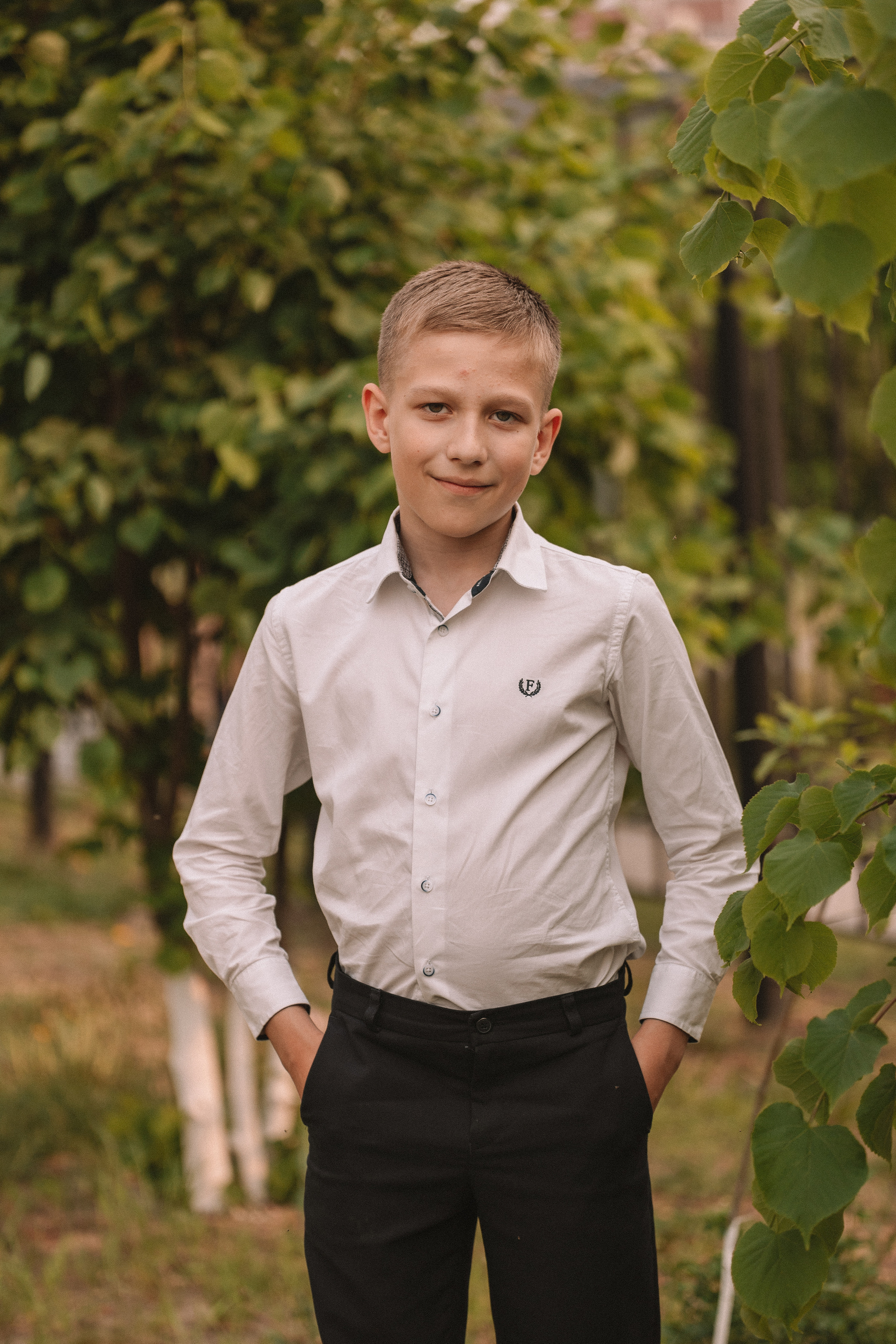 3 класс у школы. Семейный фотограф Тюмень, фотограф на роды Салмина Мария