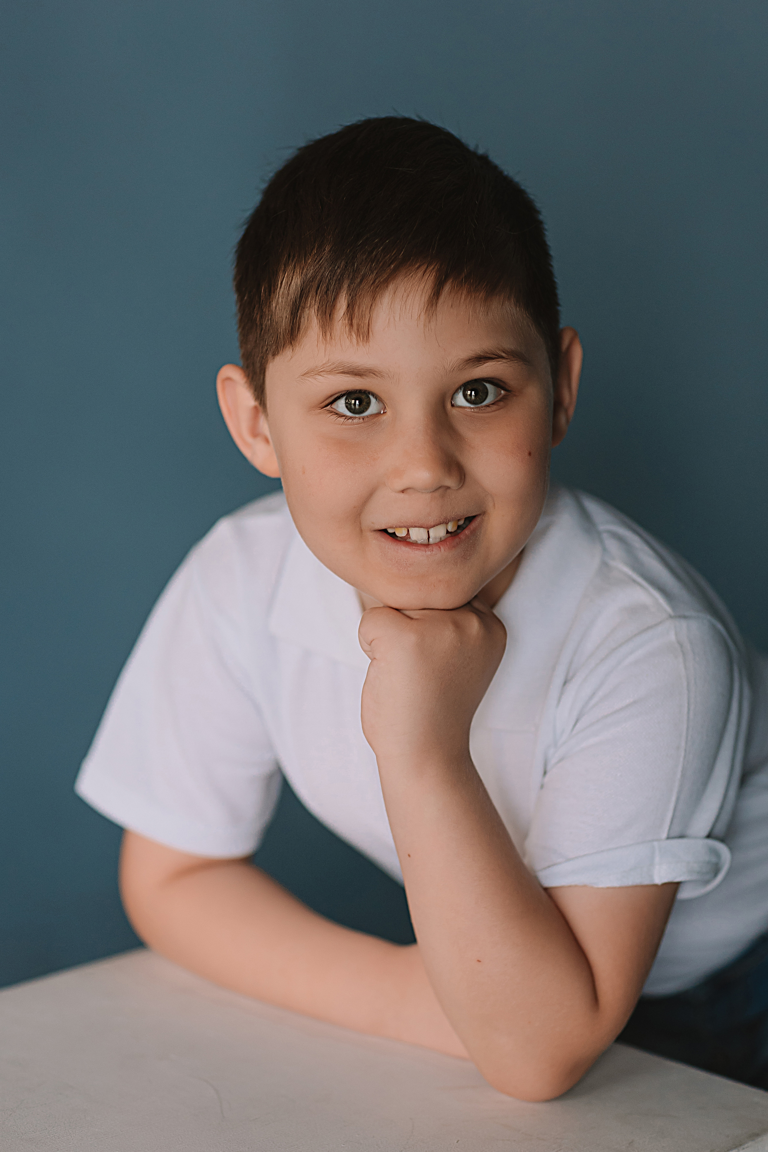 Садик в фотостудии. Семейный фотограф Тюмень, фотограф на роды Салмина Мария