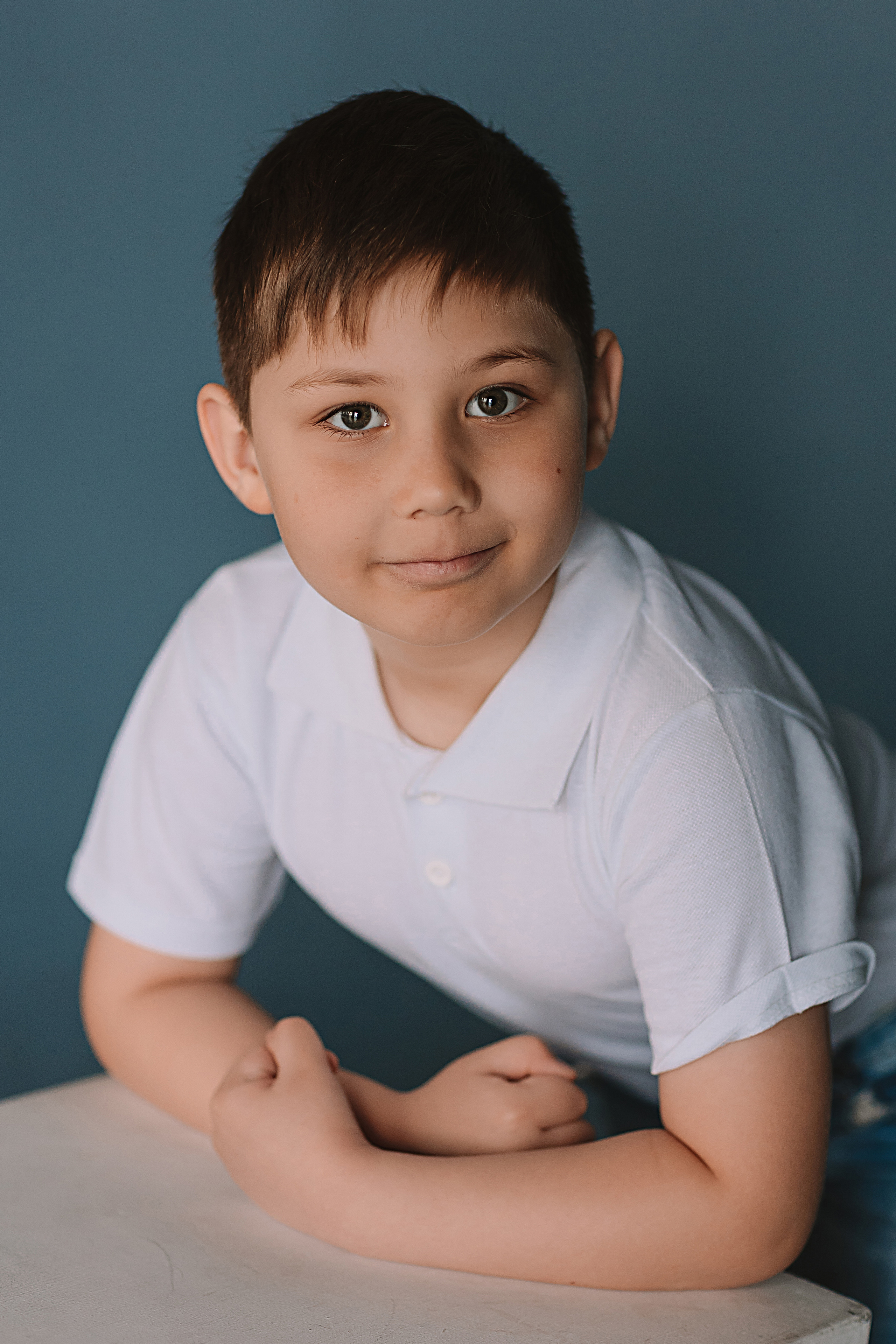 Садик в фотостудии. Семейный фотограф Тюмень, фотограф на роды Салмина Мария