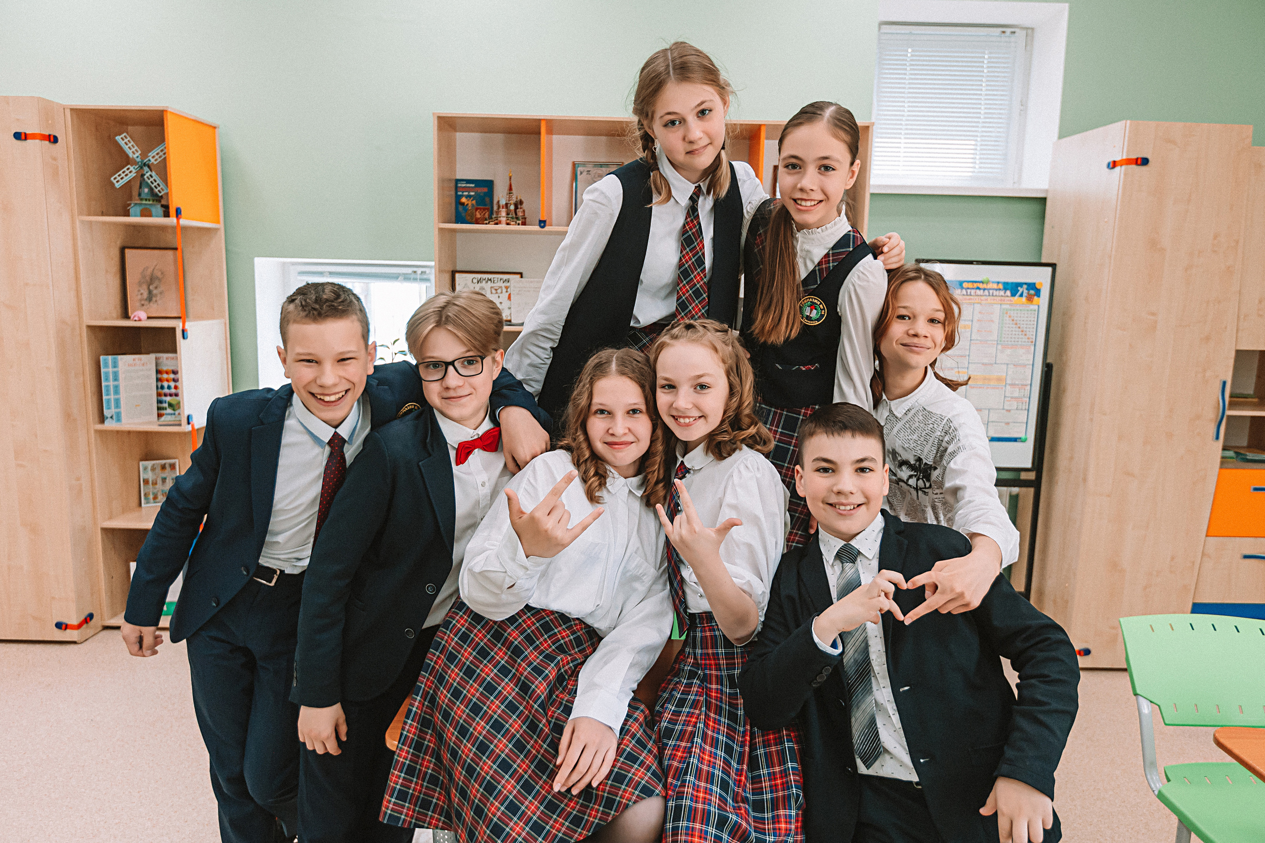 7 класс в кабинете. Семейный фотограф Тюмень, фотограф на роды Салмина Мария