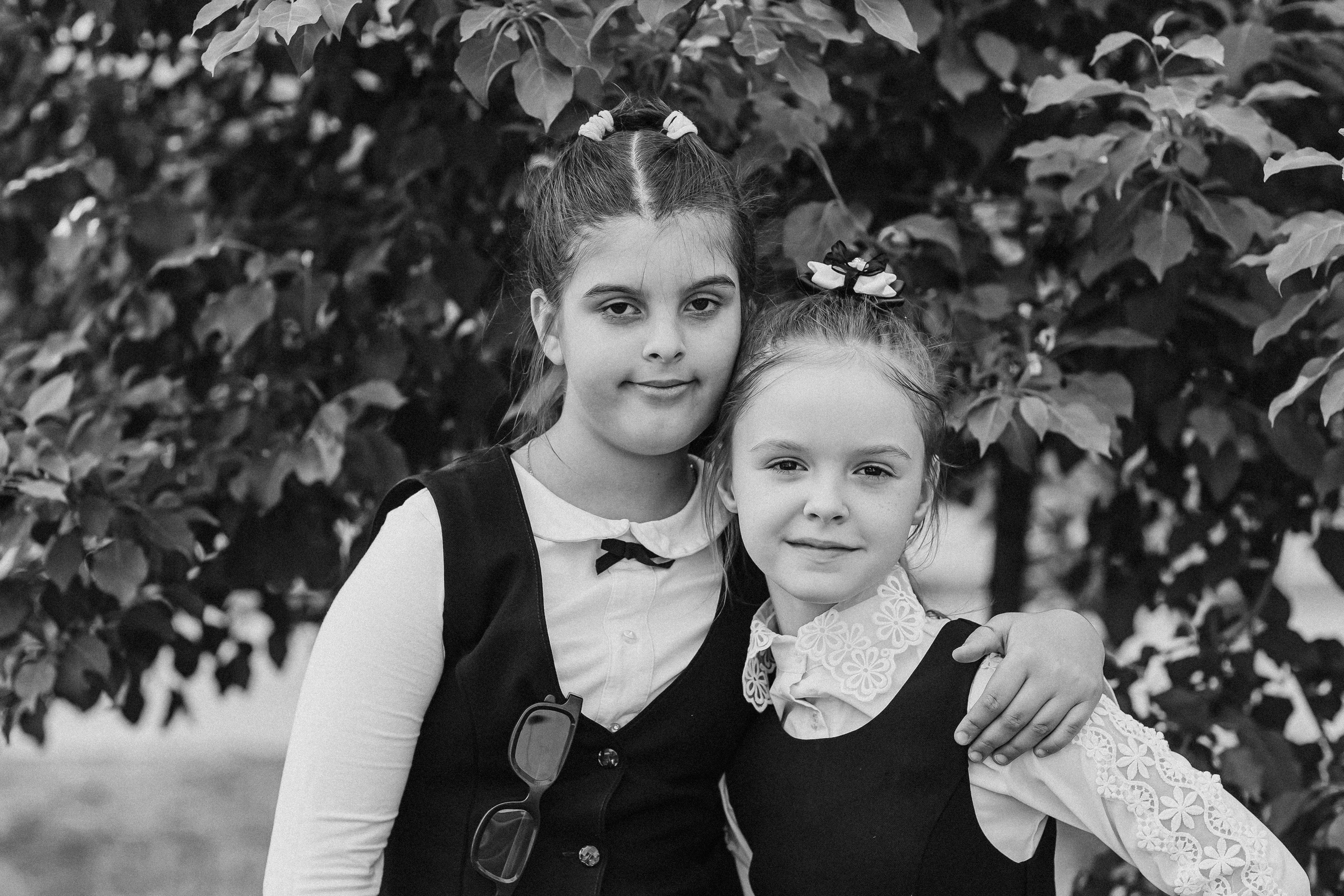 3 класс у школы. Семейный фотограф Тюмень, фотограф на роды Салмина Мария