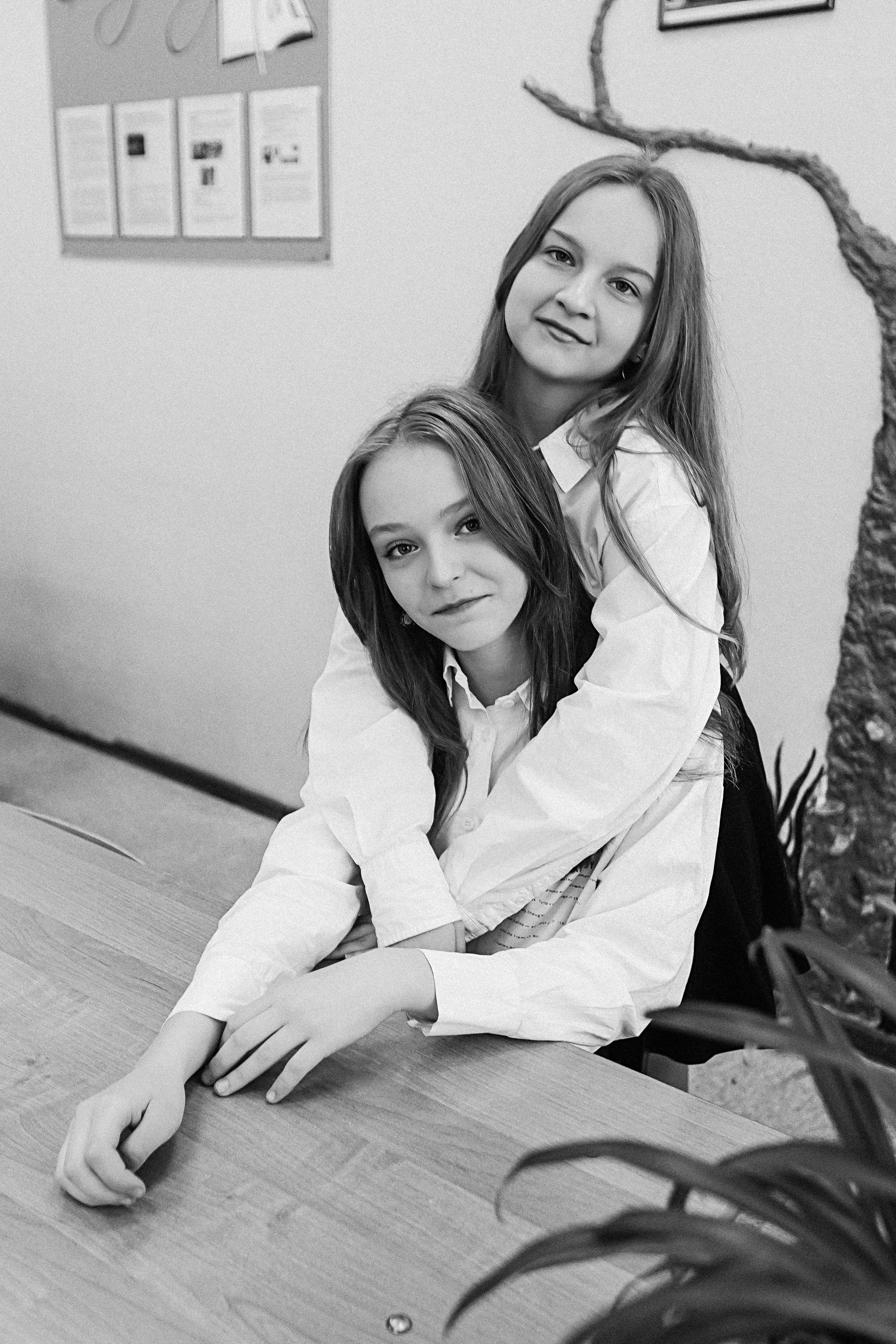 7 класс в стенах школы. Семейный фотограф Тюмень, фотограф на роды Салмина Мария