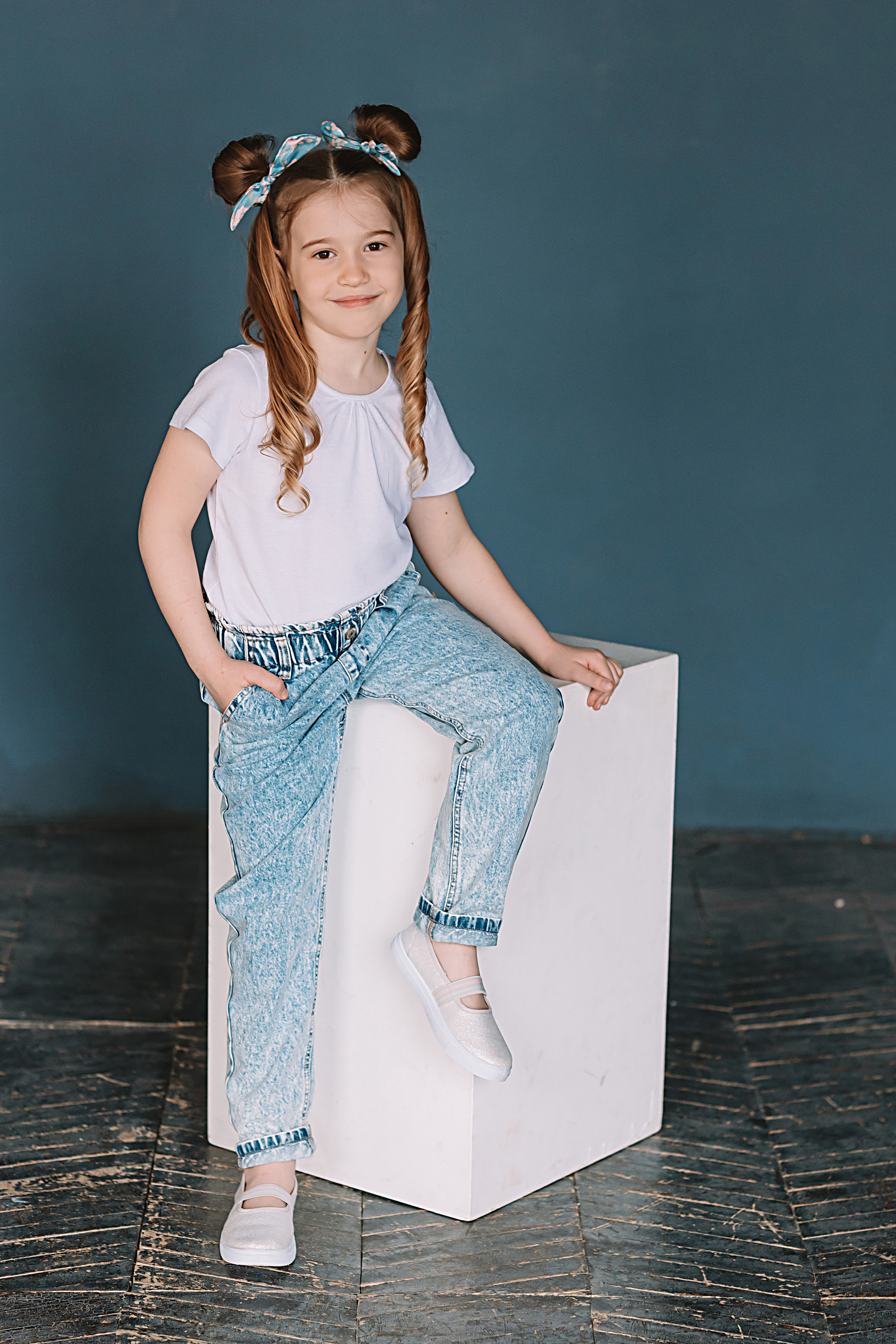 Садик в фотостудии. Семейный фотограф Тюмень, фотограф на роды Салмина Мария