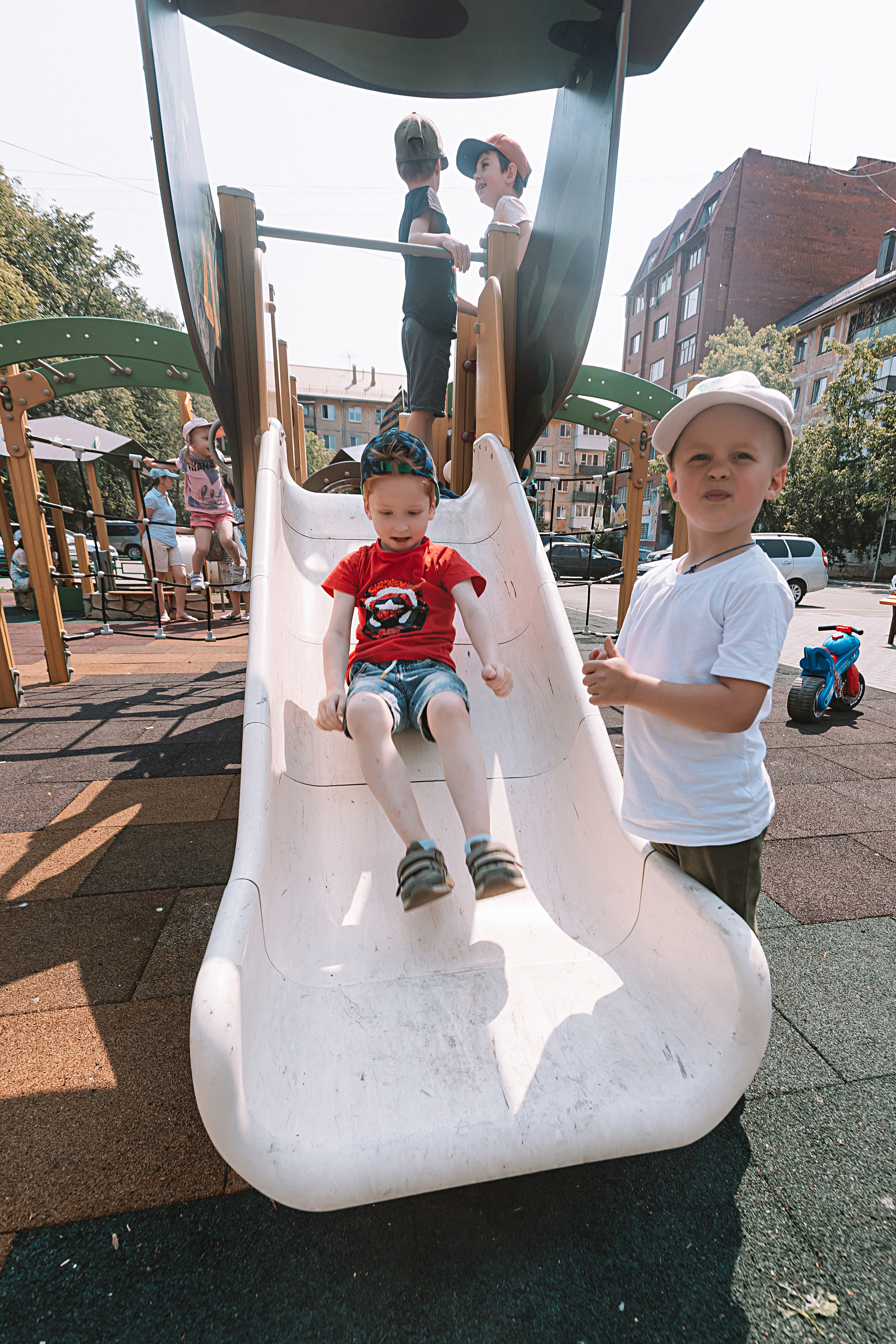 Один день в саду (частный). Семейный фотограф Тюмень, фотограф на роды Салмина Мария