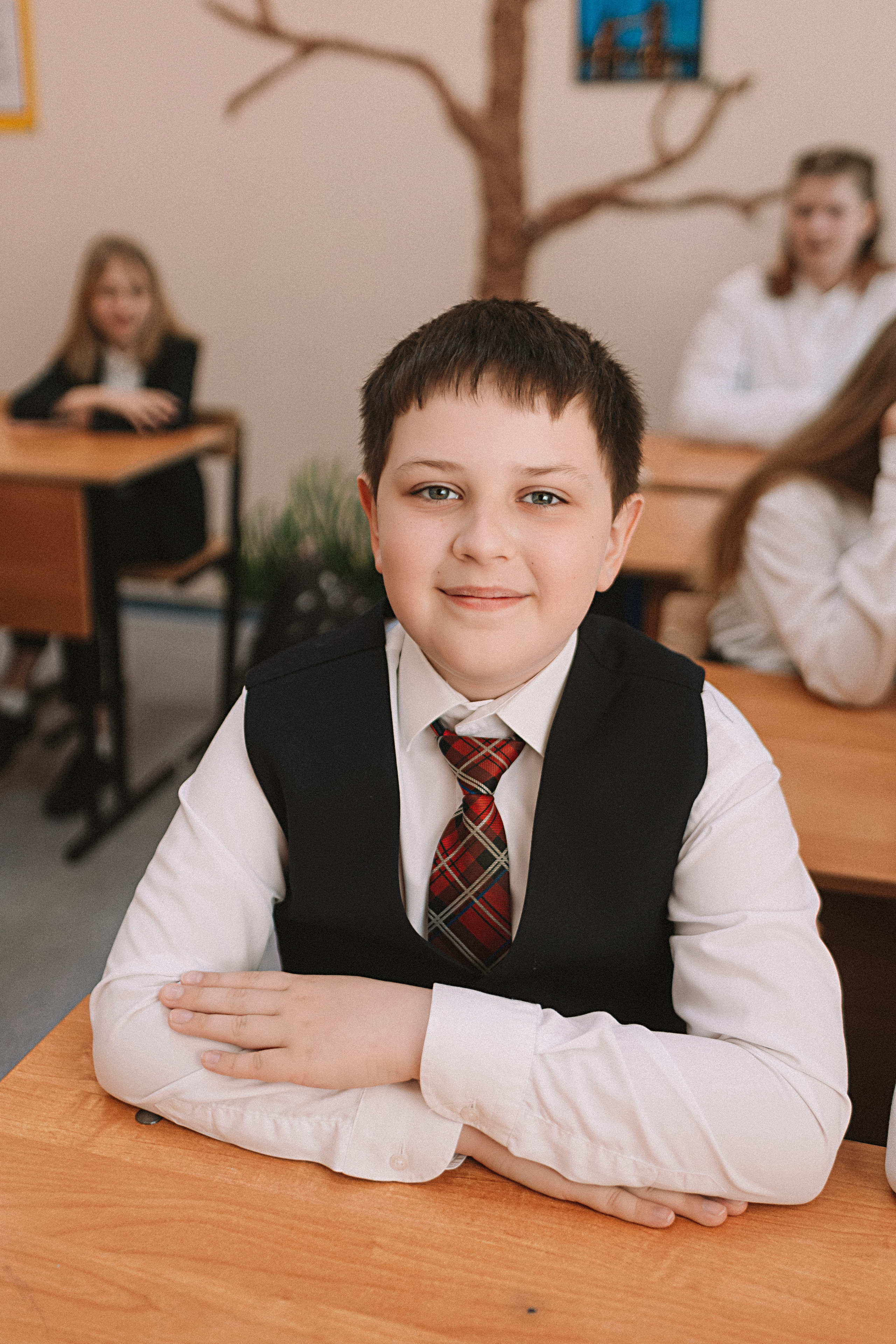 7 класс в стенах школы. Семейный фотограф Тюмень, фотограф на роды Салмина Мария